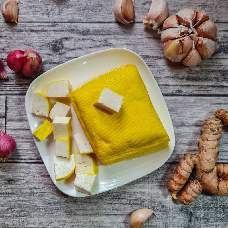 Vietnamese Turmeric Ginger Rice