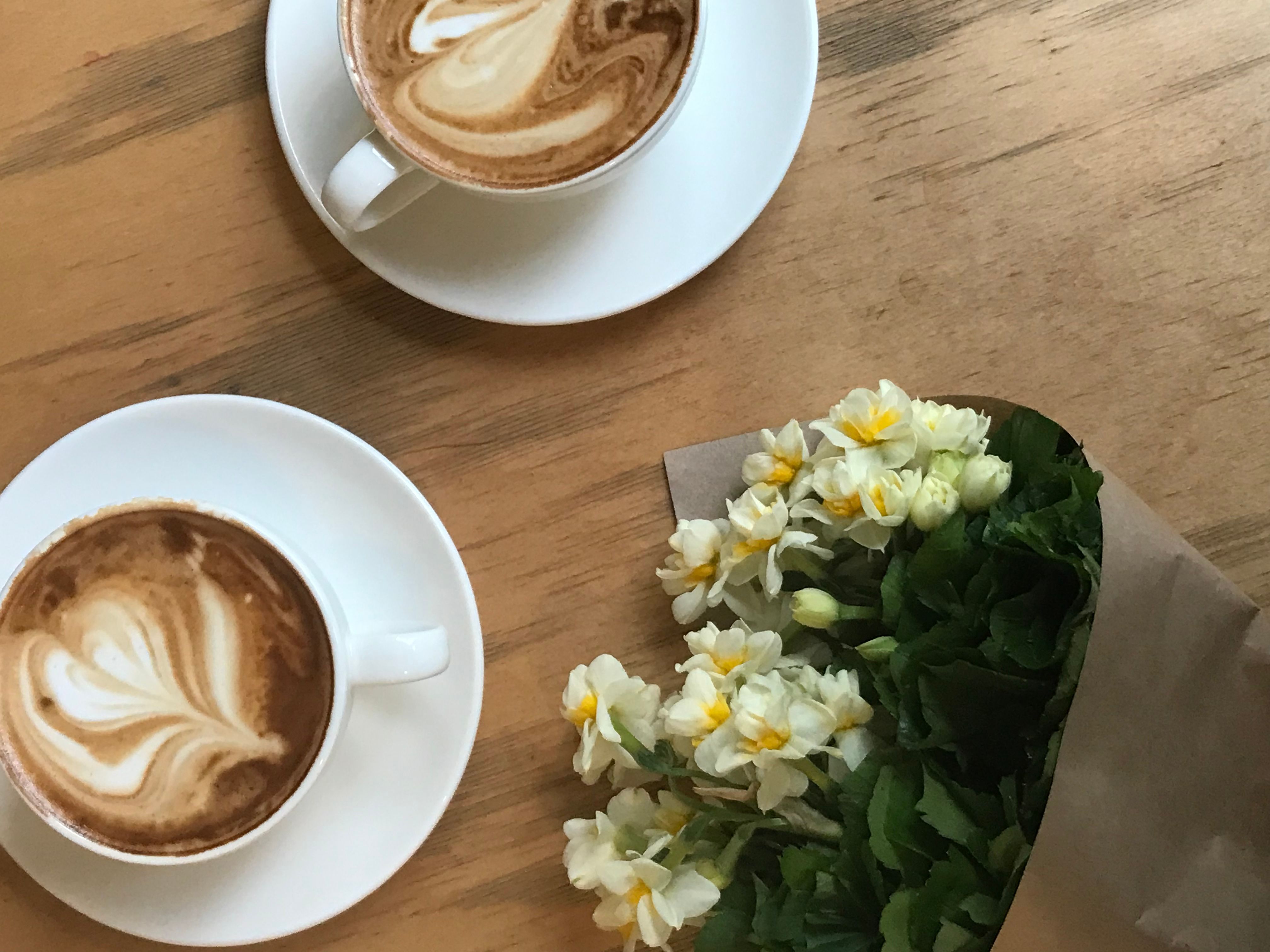 Mid-Range West Elm Coffee Table Dupes ($200-$500): Elevating Your Style