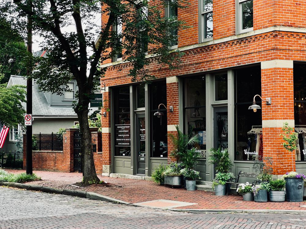 Storefront entrance in Columbus