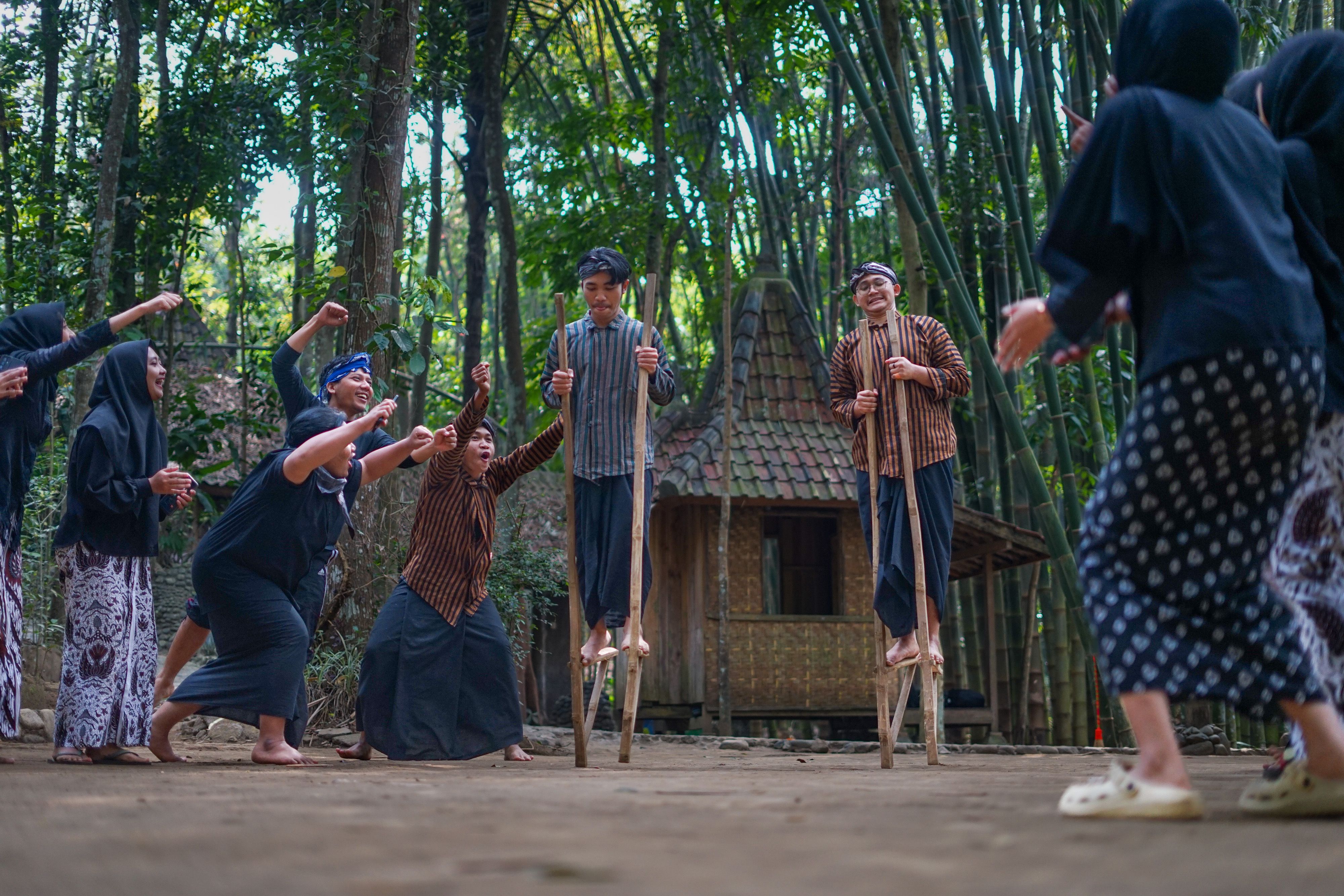 Jepretan Estetis: Padang Savana Renggalek yang Memesona