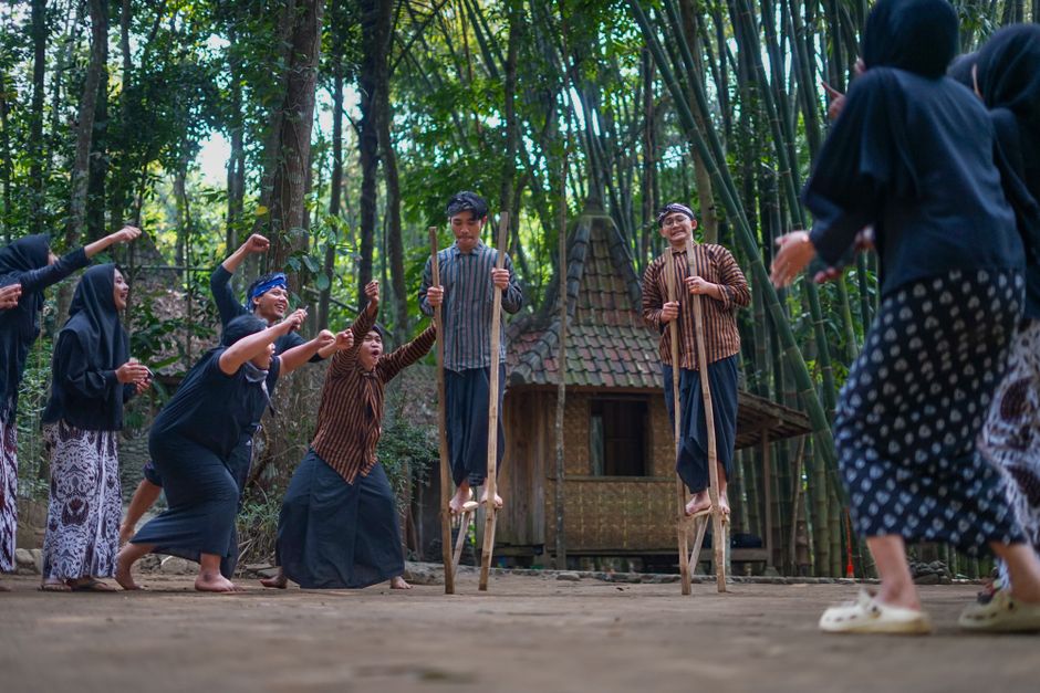 Jepretan Estetis: Padang Savana Renggalek yang Memesona