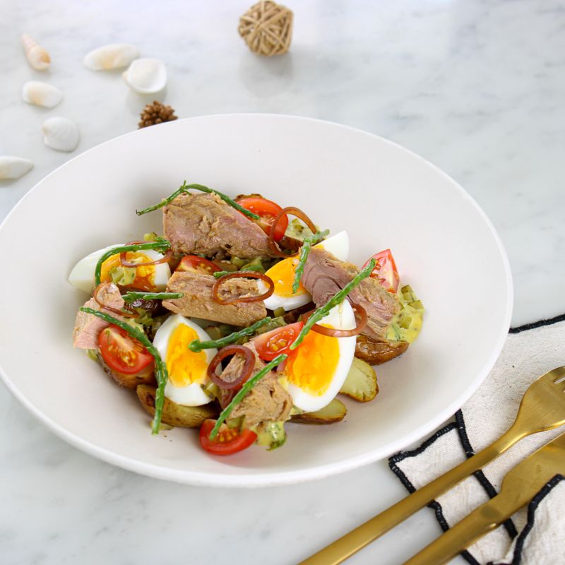 Instant Pot Tuna and Egg-Stuffed Tomato Halves