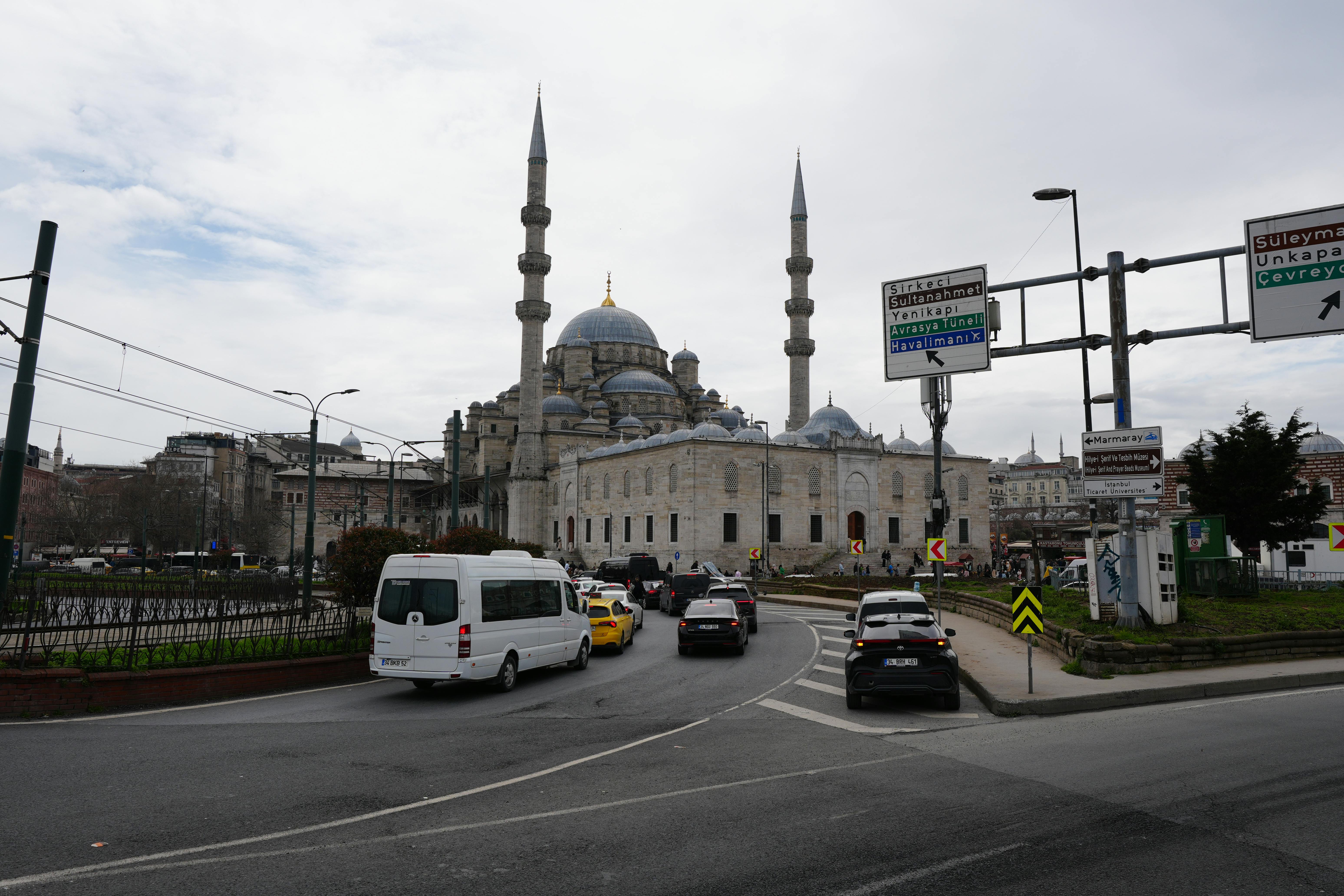 Isztambul rejtett mecsetek a Nagybazár közelében – Istanbul Sultanahmet hotel street