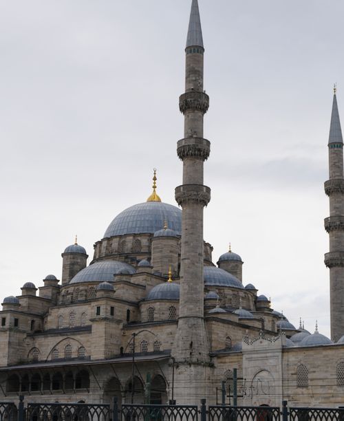 Free Stunning architecture of an Istanbul mosque with minarets against a cloudy sky, showcasing Ottoman design. Stock Photo