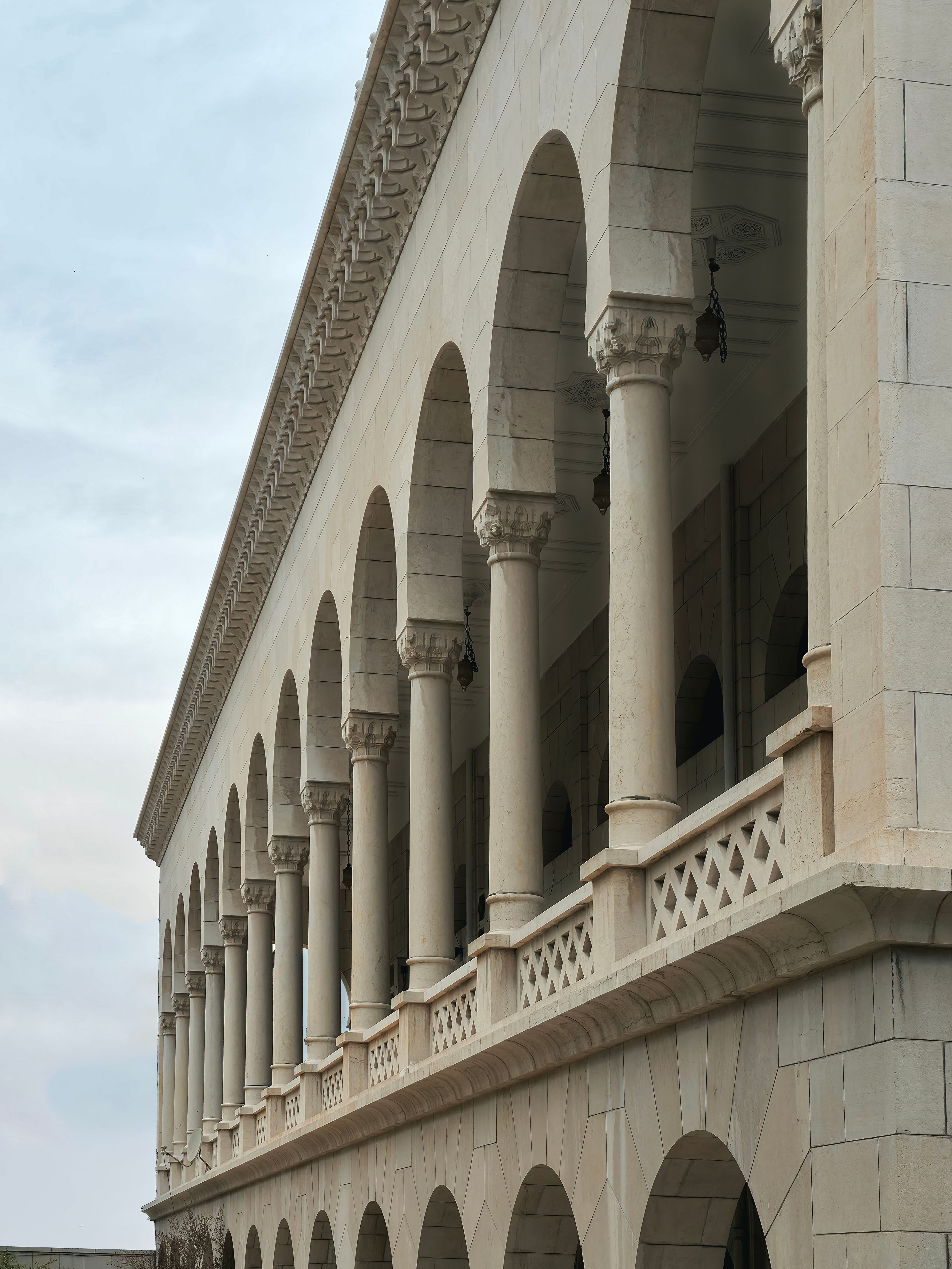 Iconic Architectural Arches in Historical Building · Free Stock Photo
