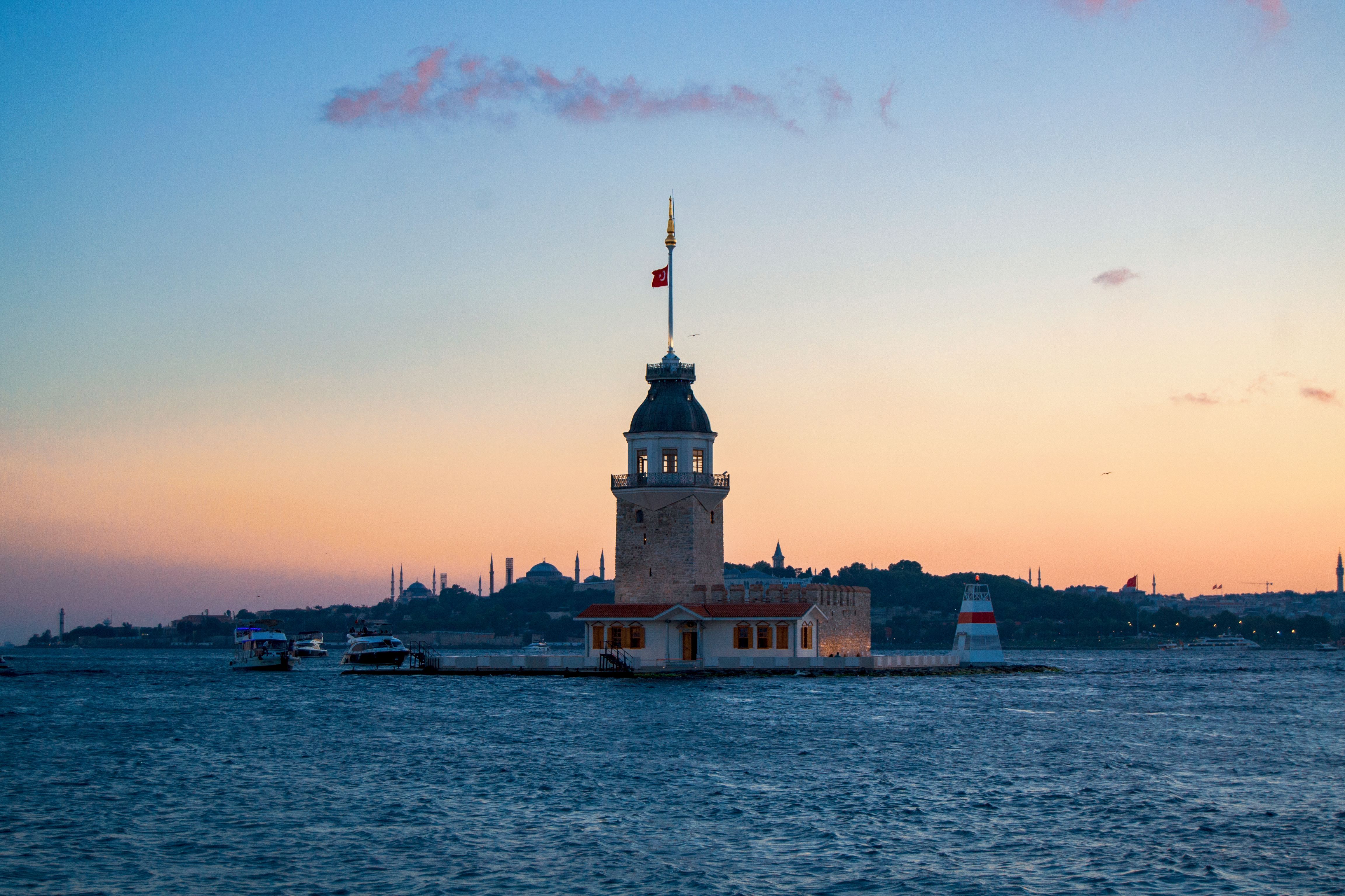 Scenic View of Maiden's Tower at Sunset, Istanbul · Free Stock Photo