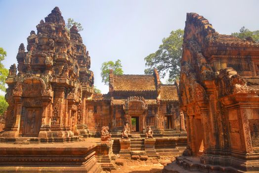 Banteay Srei rose sandstone temple — Siem Reap