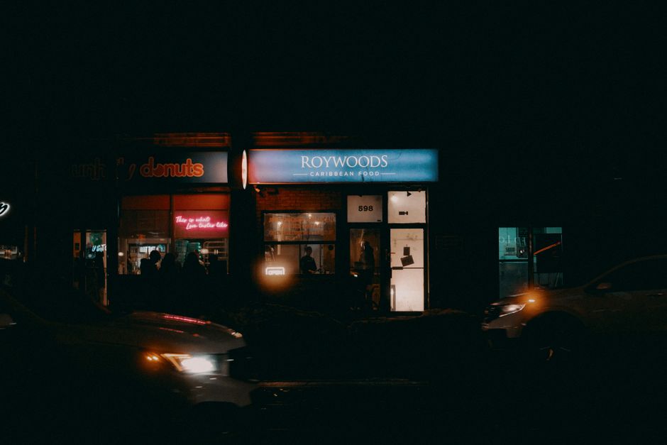 Exterior of an Xfinity retail store, the internet provider whose pricing this guide compares