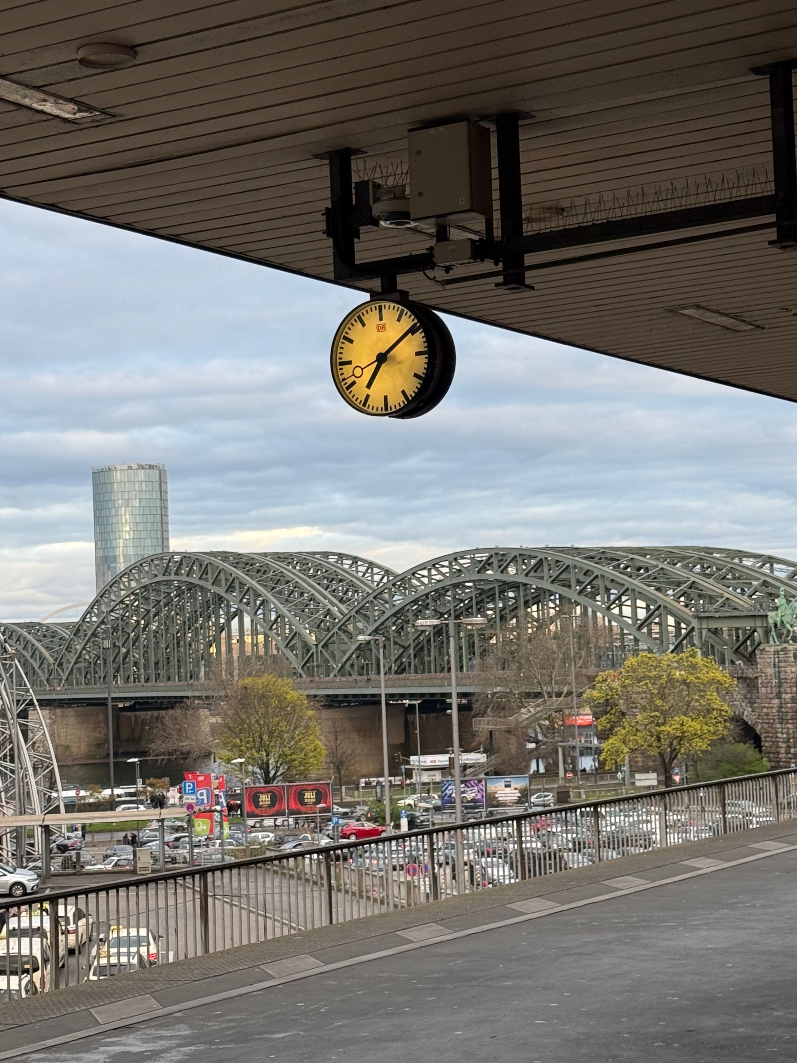 Cologne Train Station View with Hohenzollern Bridge · Free Stock Photo