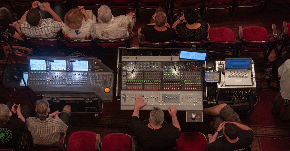 Gld Sound Engineering Sound Engineering Equipment in Theater Setting · Free Stock Photo