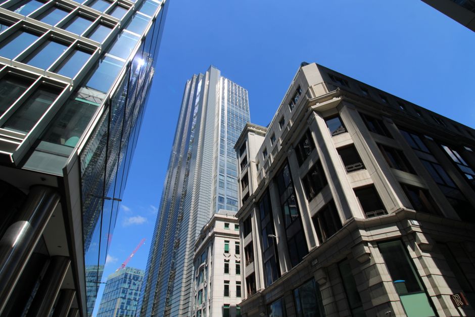 UK Job Market Holds Steady Amid Data Caveats: What's Next for Sterling?