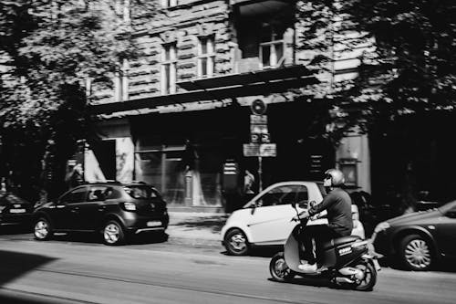bnw, 城市街, 小型摩托車 的 免費圖庫相片