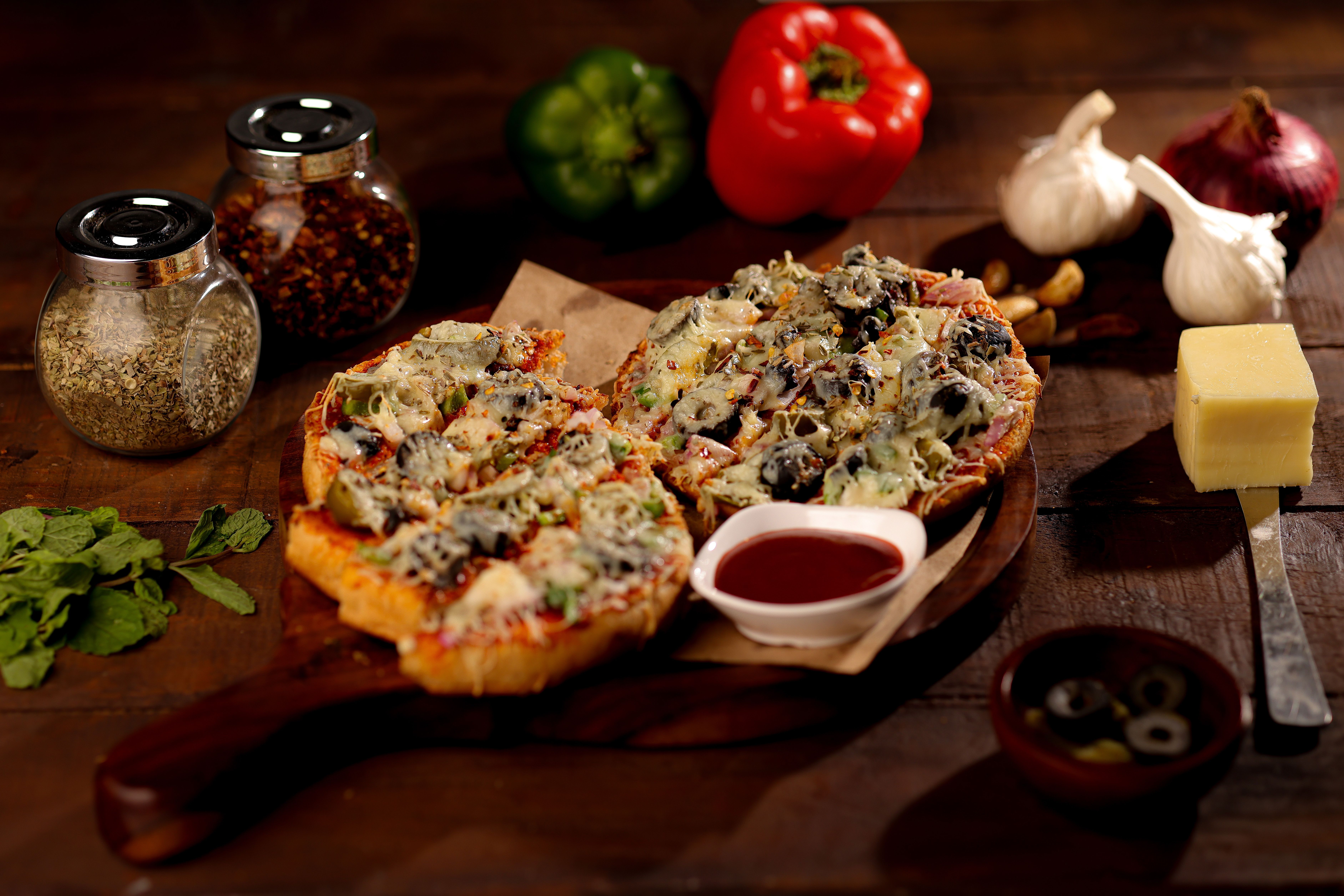 How to Put Garlic on Pizza? - Chef's Resource