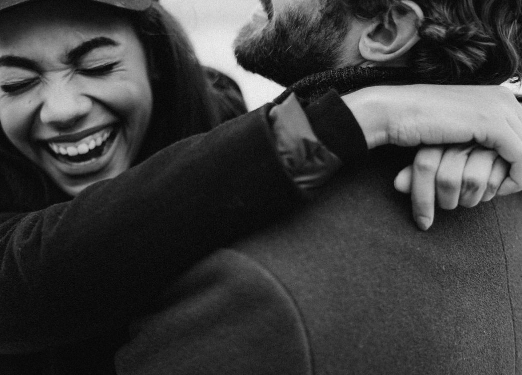 Online dating: starting a conversation on a niche platform