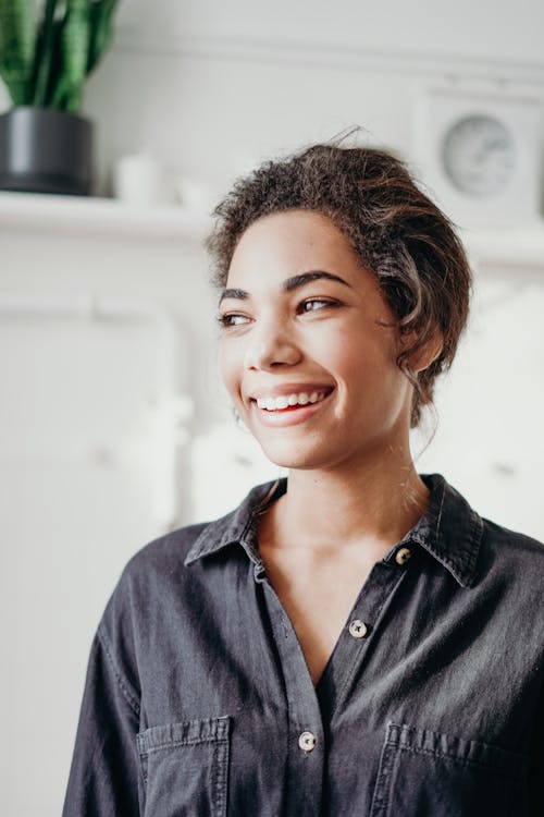 Mujer Con Una Hermosa Sonrisa