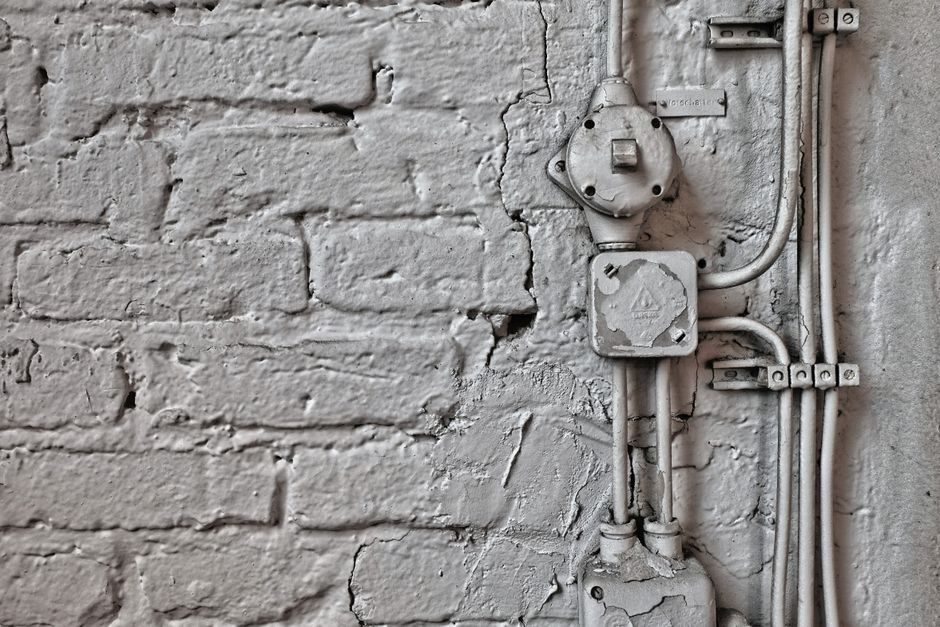 Step-by-Step Guide to Hide Cable Box in Wall