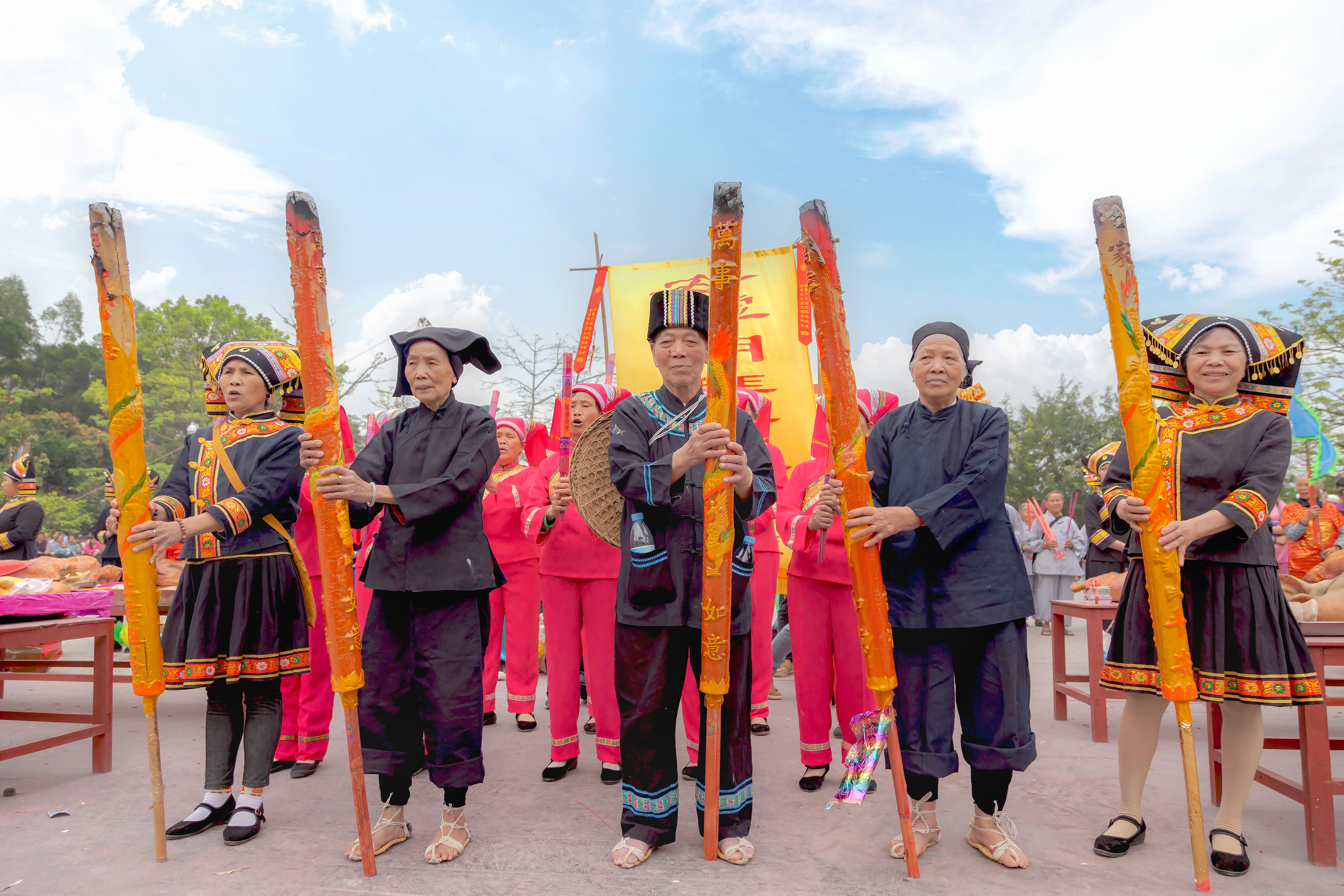 Qingming Festival in China 2026: Tomb Sweeping, Spring Travel & Cultural Meaning