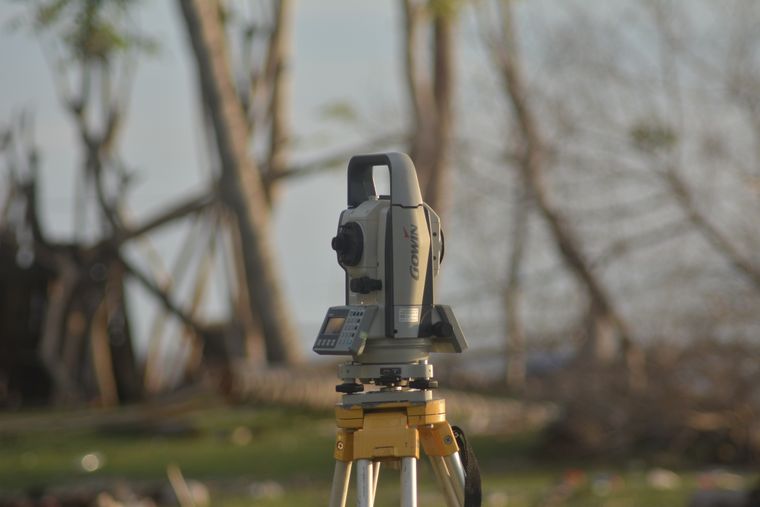 High precision survey instrument on site