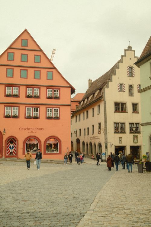 Free Picturesque street view of Rothenburg ob der Tauber with its historic architecture and cobblestone roads. Stock Photo