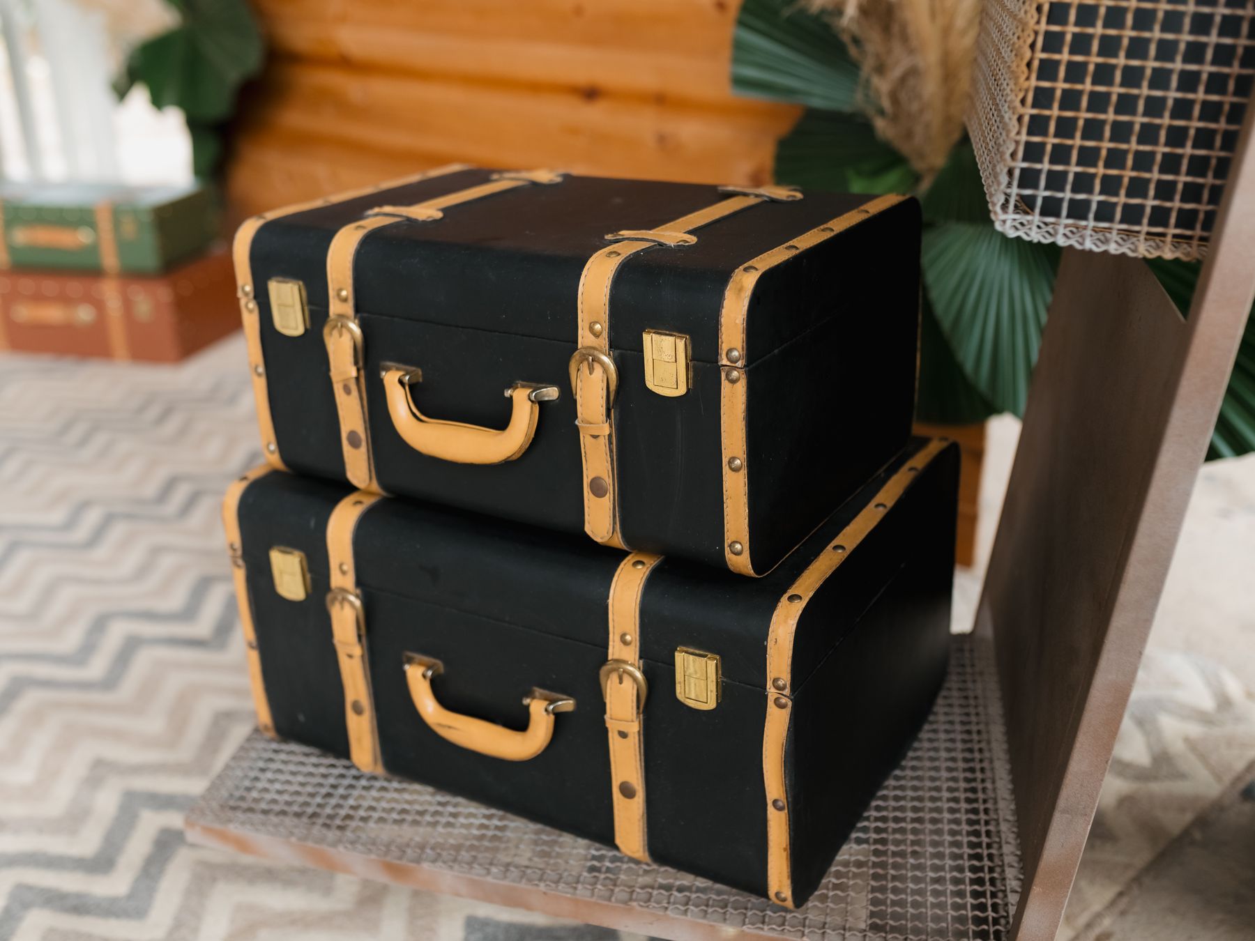 Rollesby — professional packers wrapping and boxing belongings