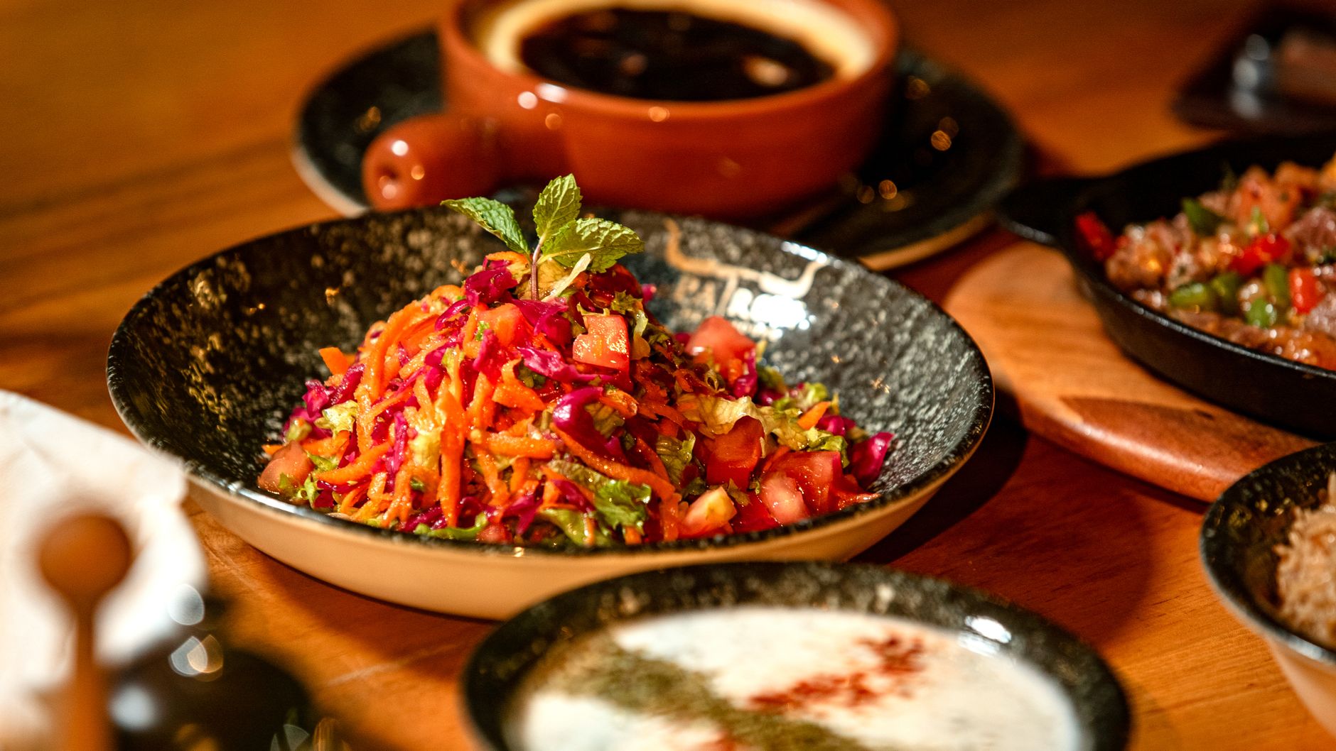 Selección de ingredientes frescos Vegetales variados para ensalada