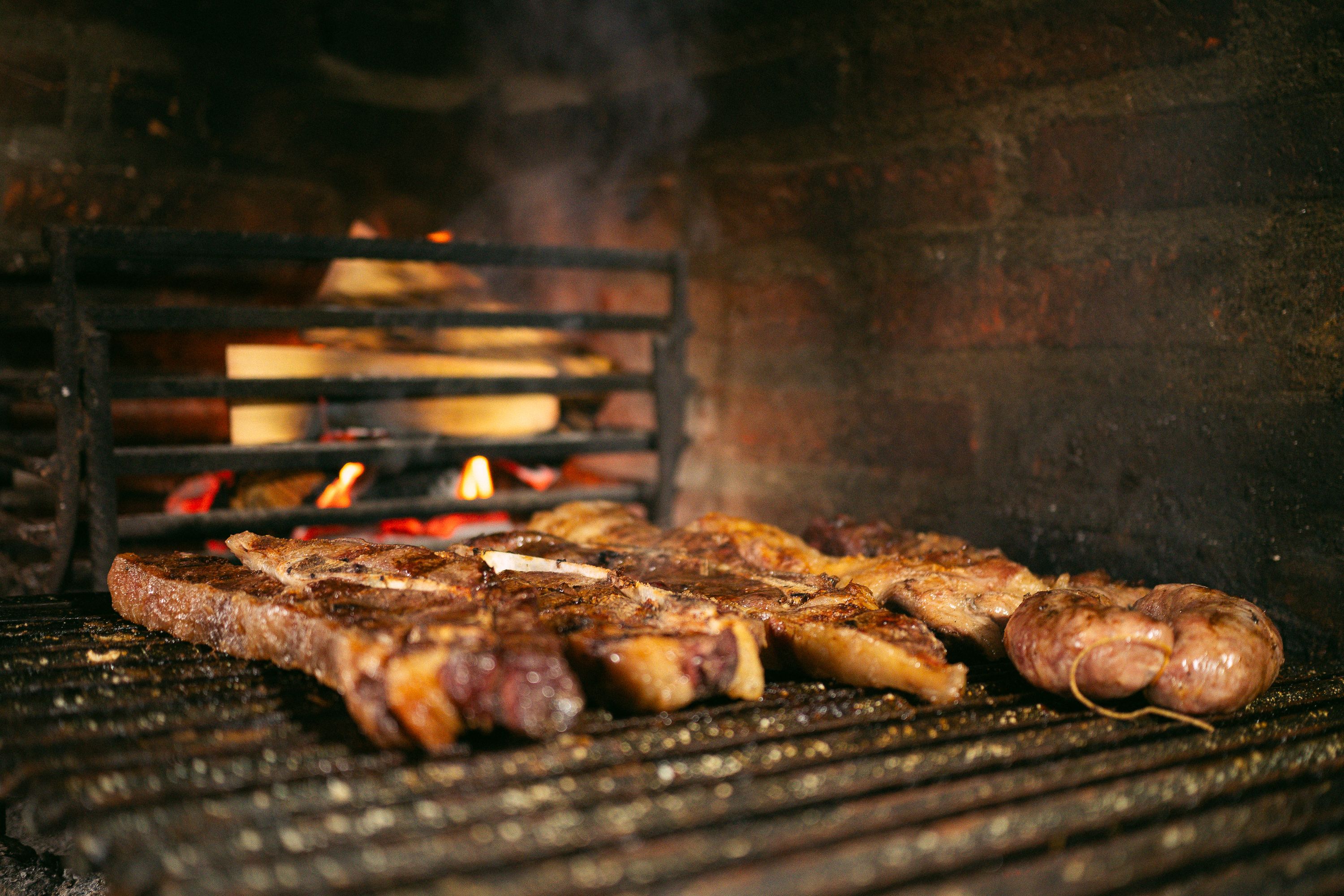 Dibi d'agneau Halal grillé au feu de bois