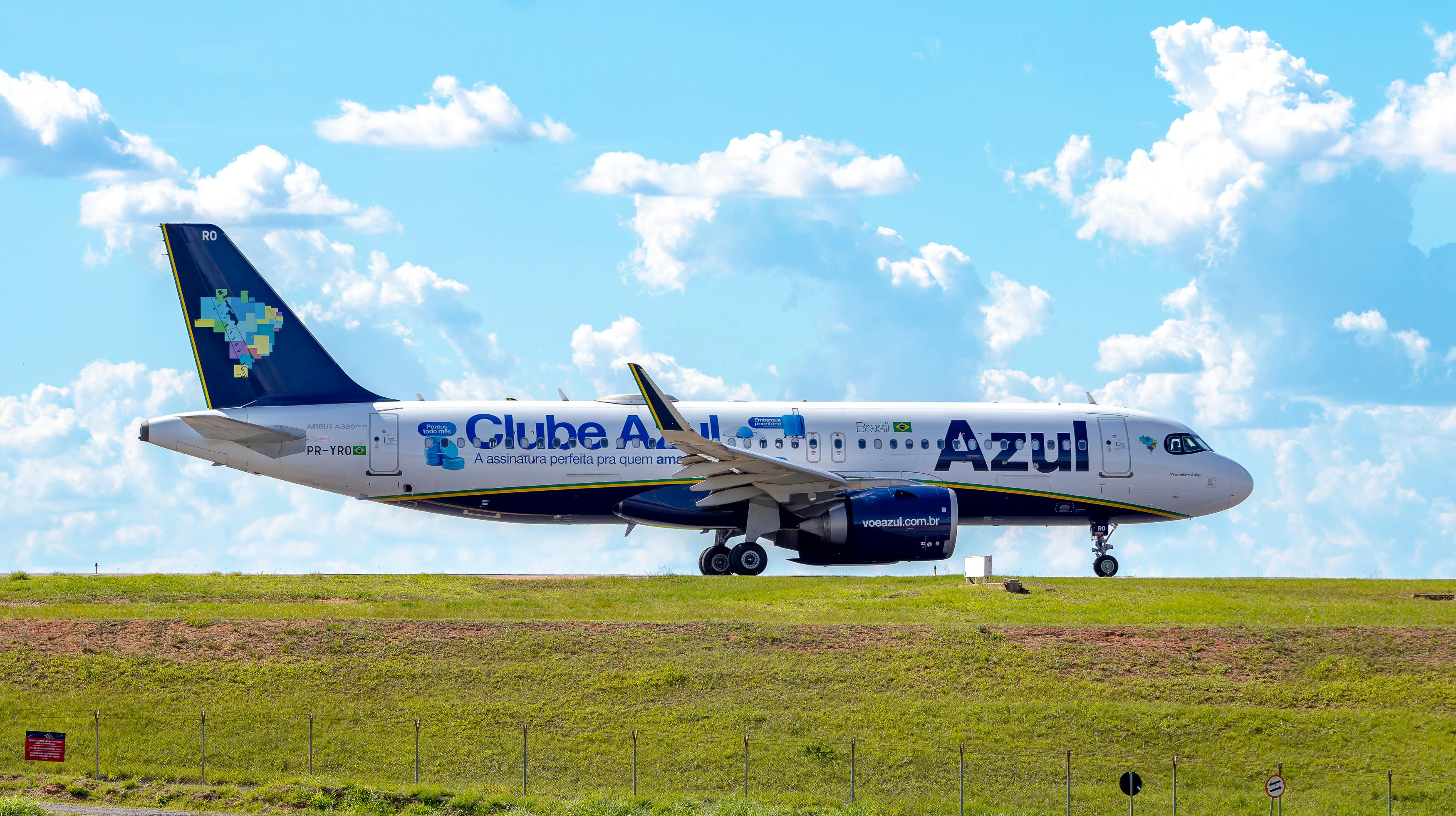 Spirit Airlines shutdown could spell the end of budget travel, experts warn — Photo by Matheus Figueiredo on Pexels