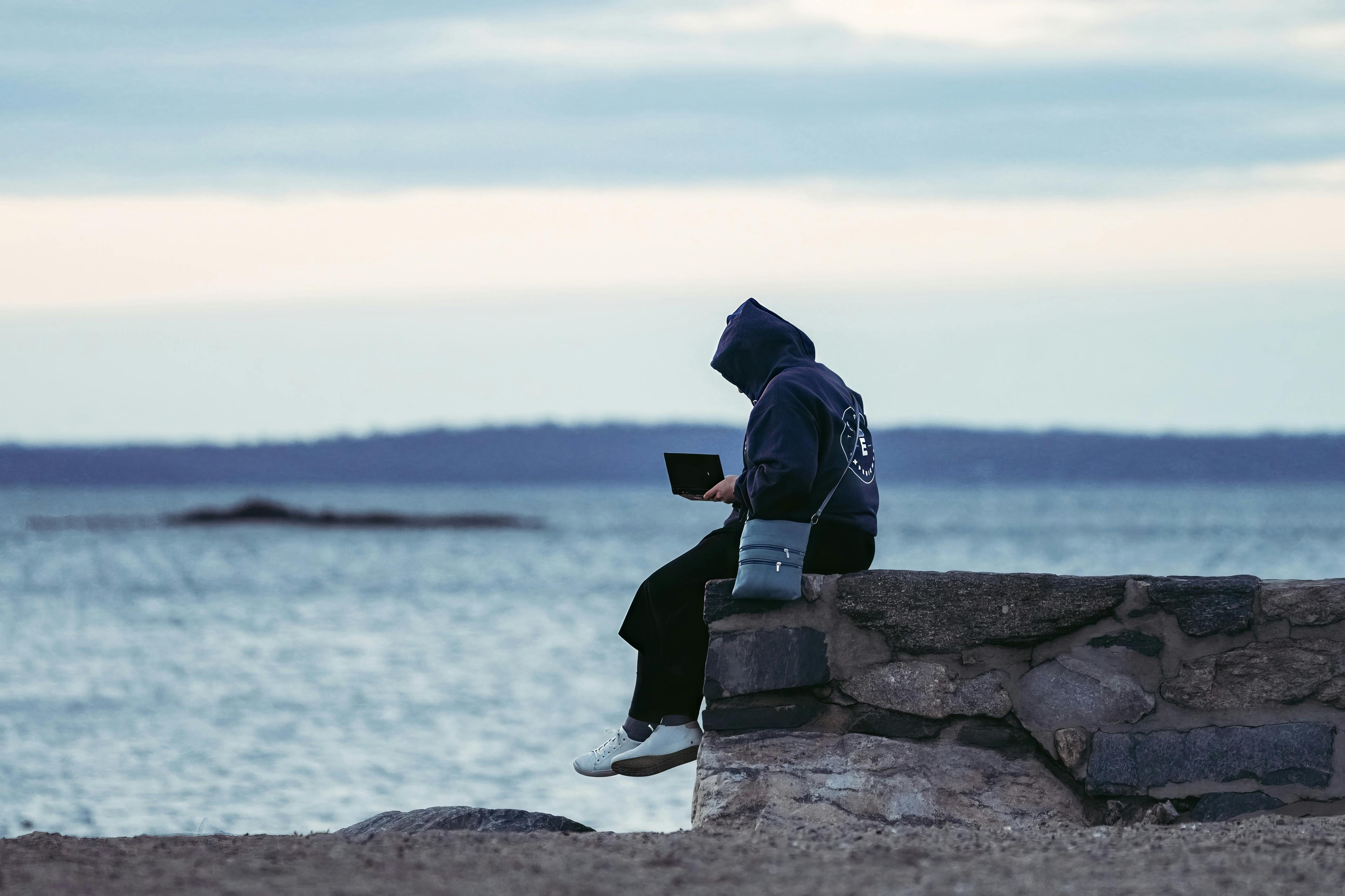 lifestyle hours digital minimalism — Photo by Cara Denison on Pexels