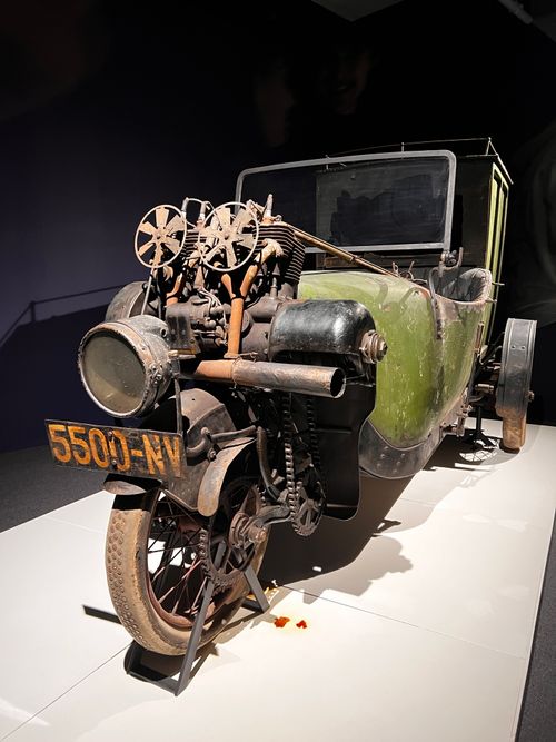 Free stock photo of 1950s car, antique, famous museum Stock Photo