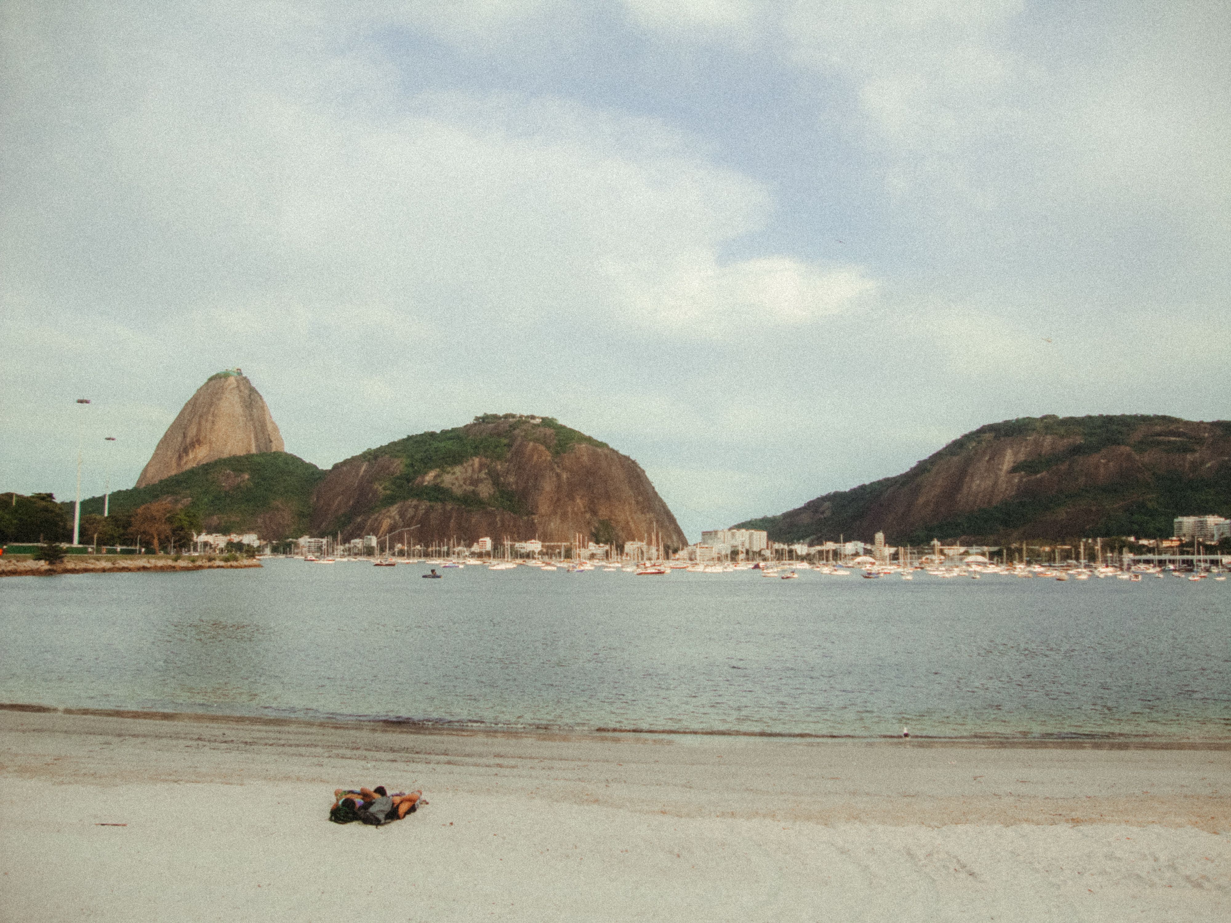 O charme do Minimalismo Quente na nova decoração.