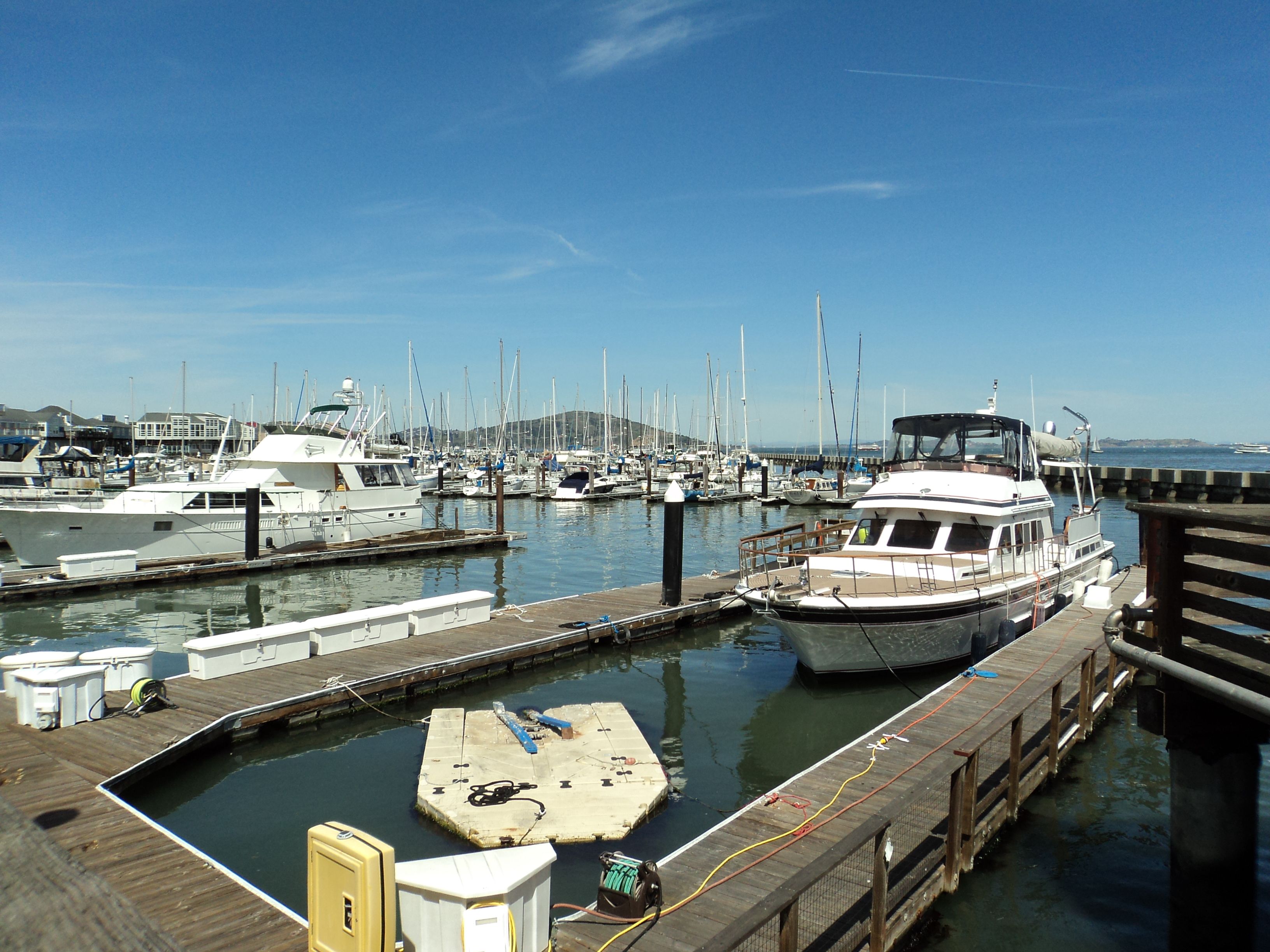 Boats Docked at San Francisco Marina on a Clear Day · Free Stock Photo