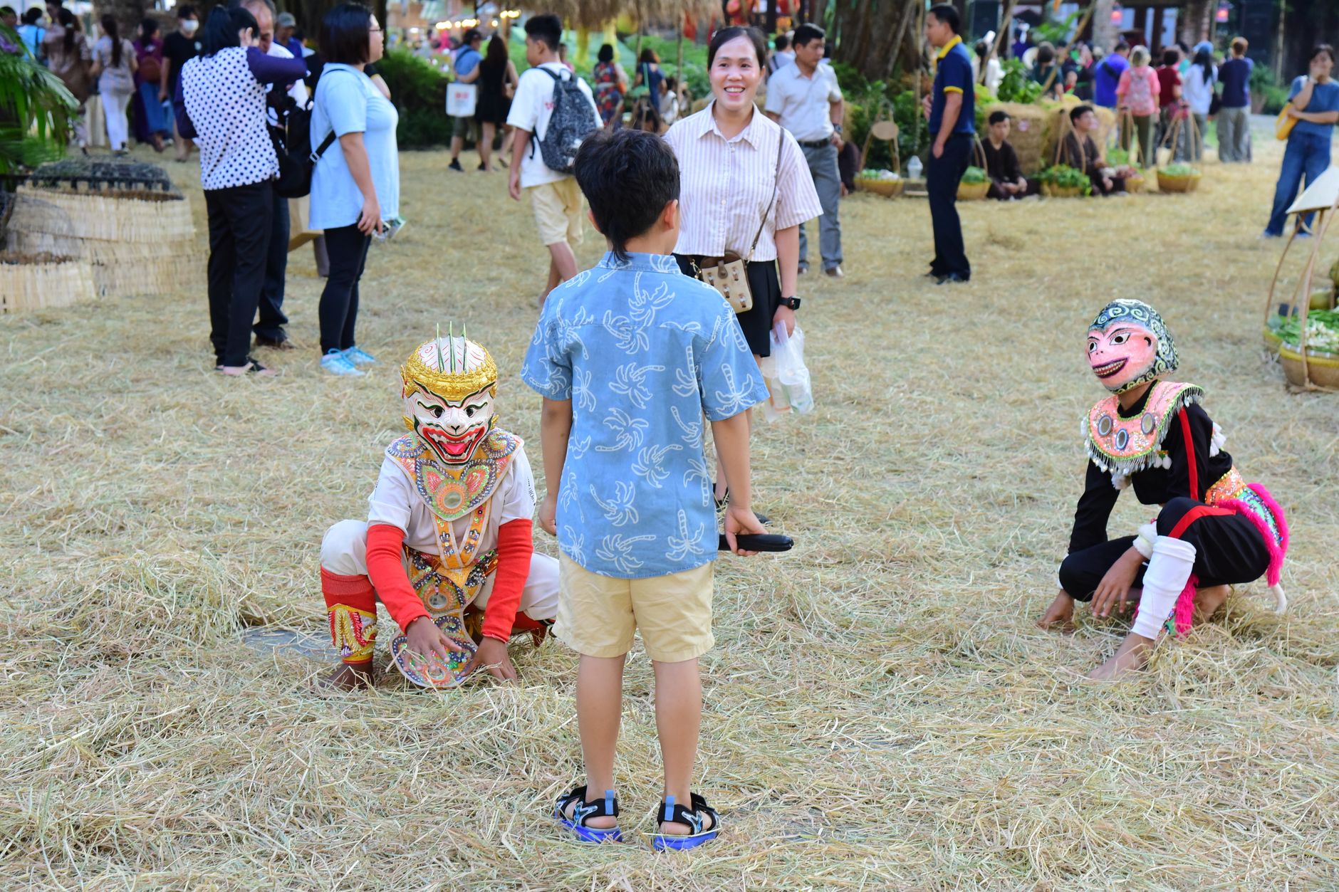 ผู้เล่นปิดแอปคาสิโนบนสมาร์ตโฟนและวางบัตรธนาคารไว้ข้างสมุดบันทึกอย่างมีสติ