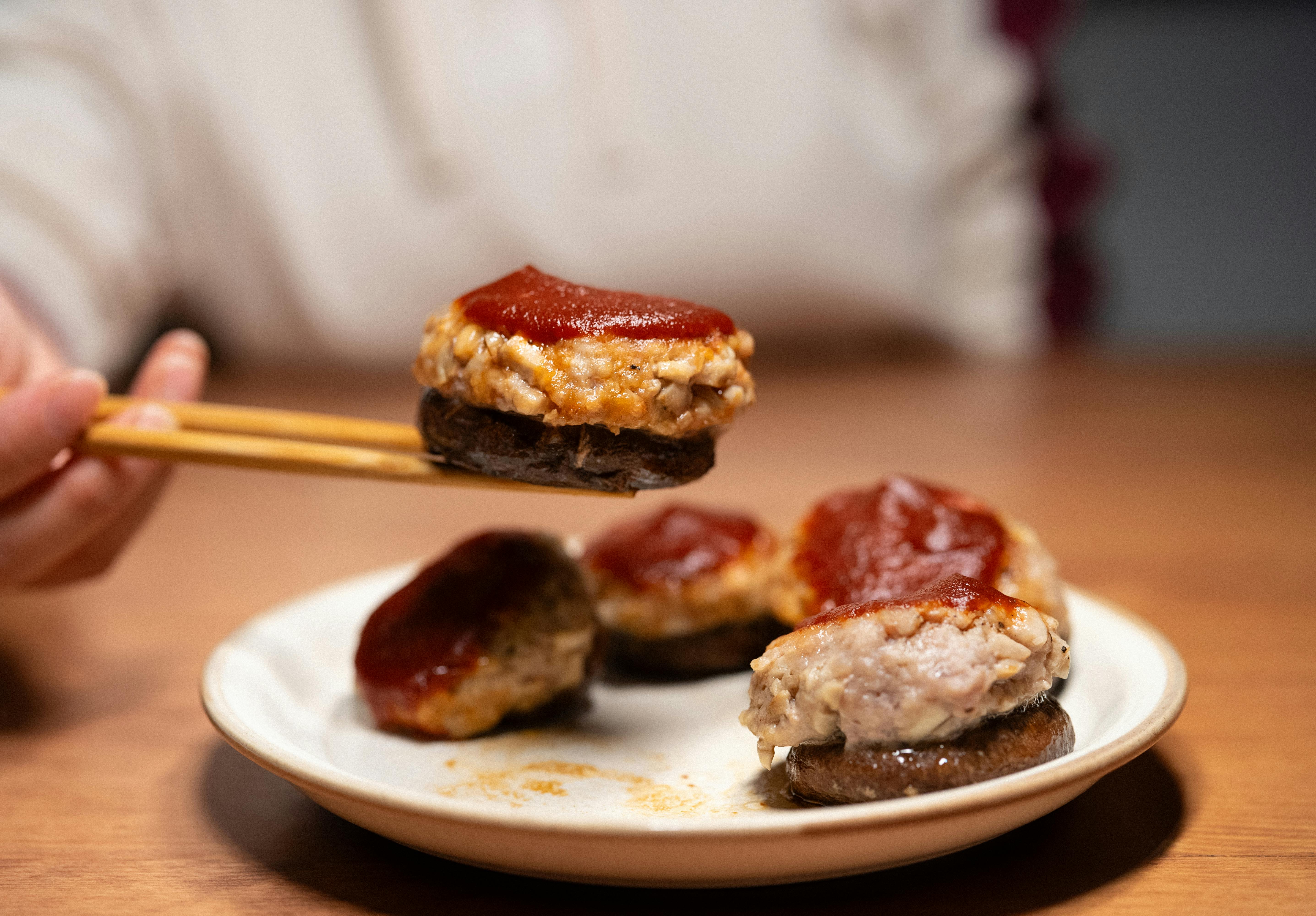 Huaiyang Lion's Head Meatballs: The Art of Manual Dicing and Protein Emulsification