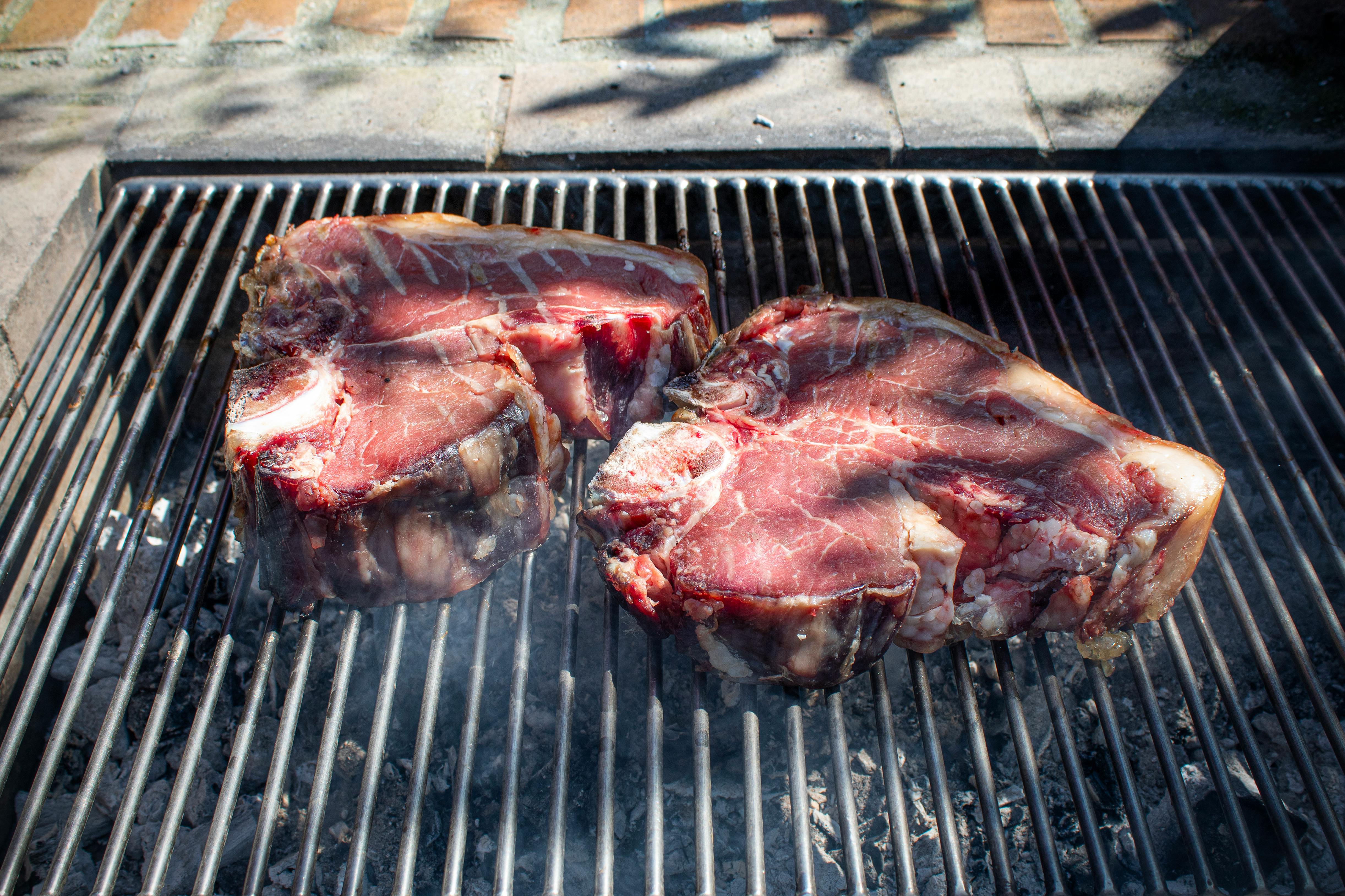 Cách ướp thịt nướng BBQ cực ngon mềm cho buổi dã ngoại gia đình.