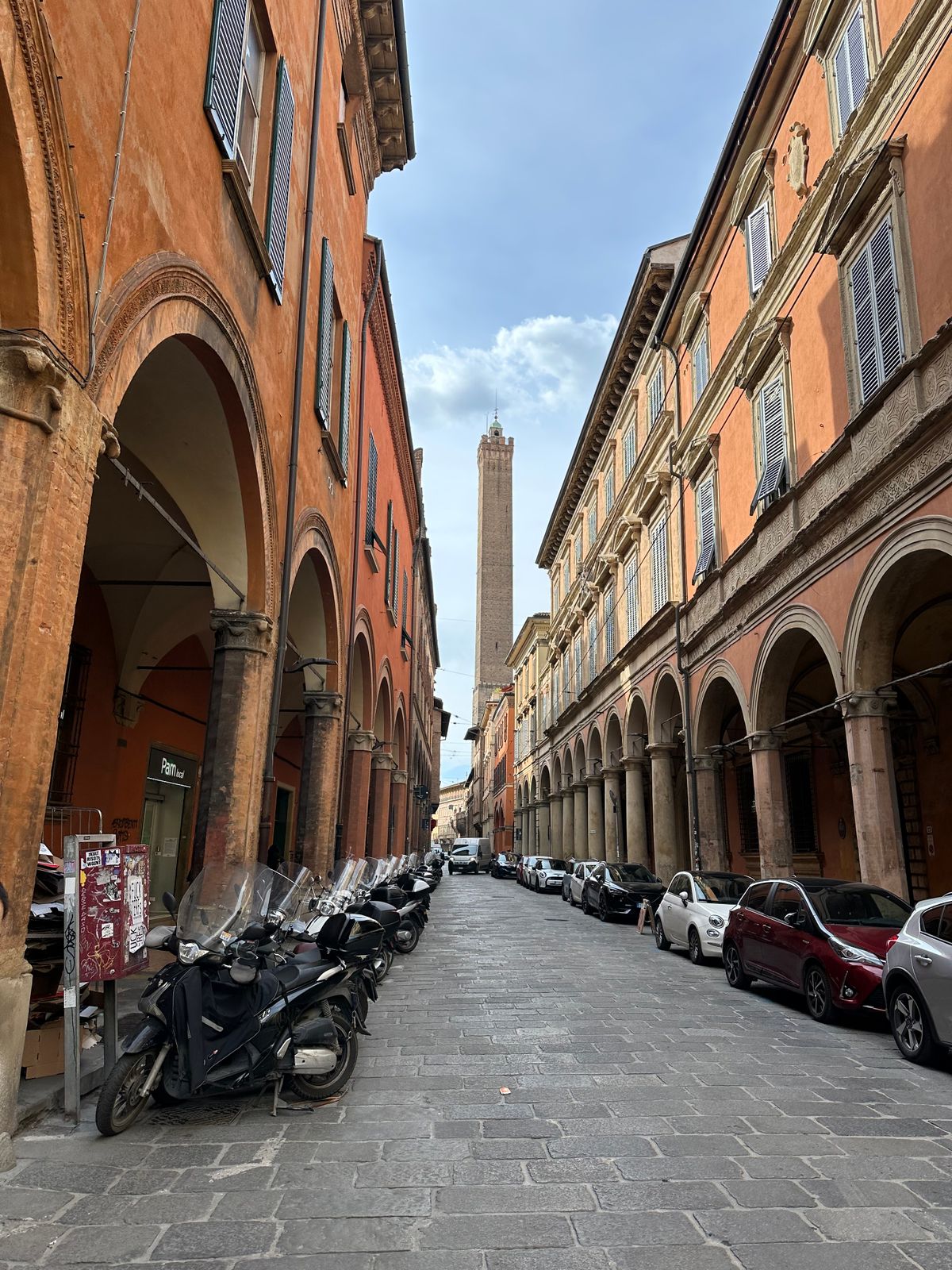 Centro Storico Bologna - Cele Două Turnuri