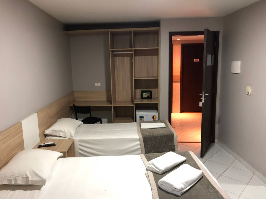 Quarto 1 cama casal ou 2 solteiro