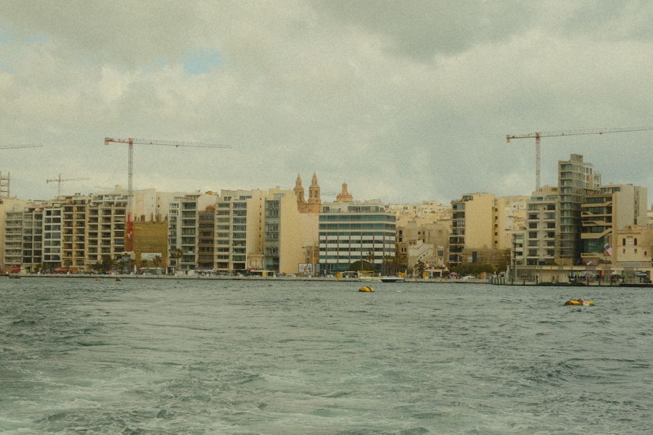Sécurité à Sliema : Ce que Doivent Savoir les Expatriés