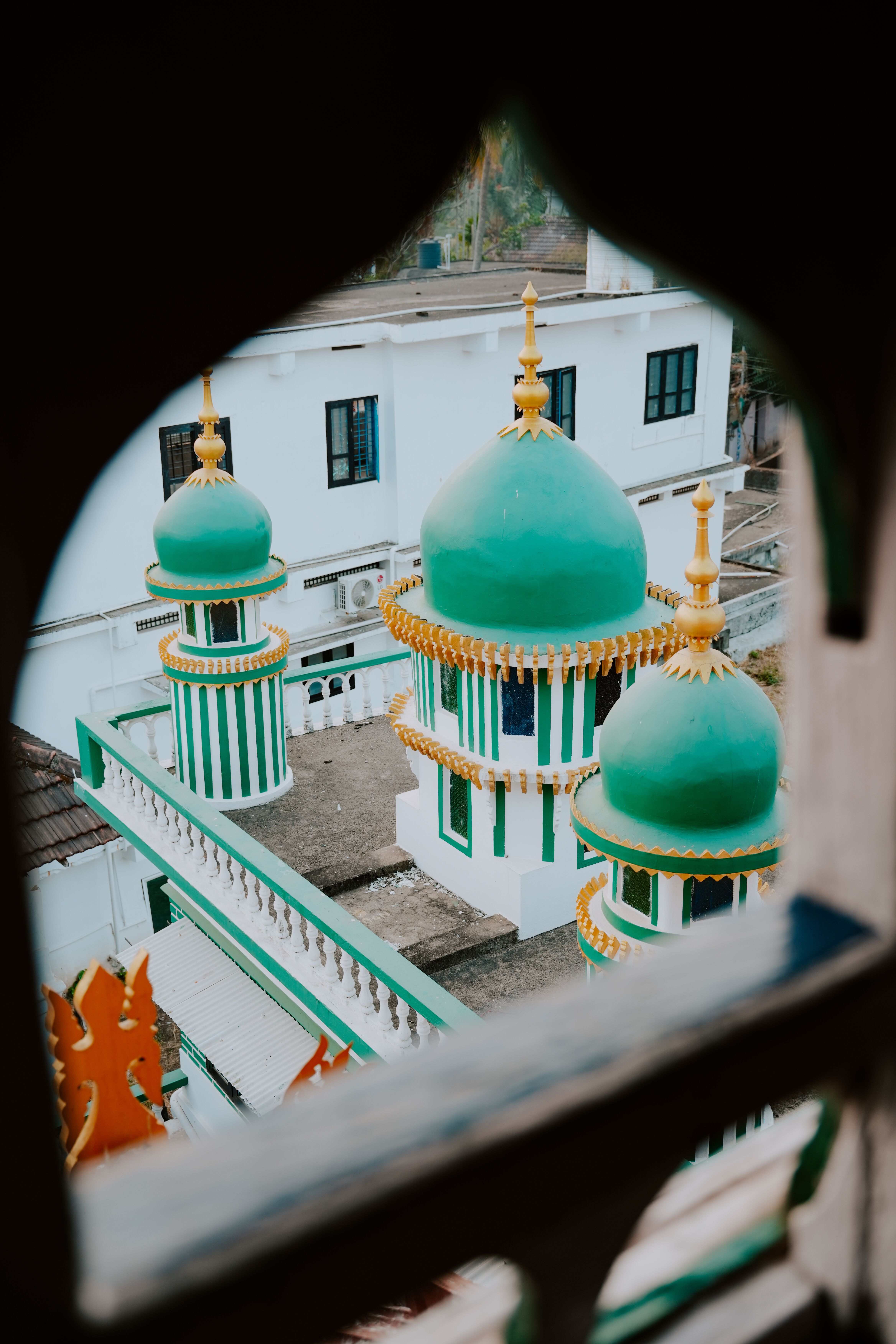 Islamic Architecture with Green Domes in India · Free Stock Photo