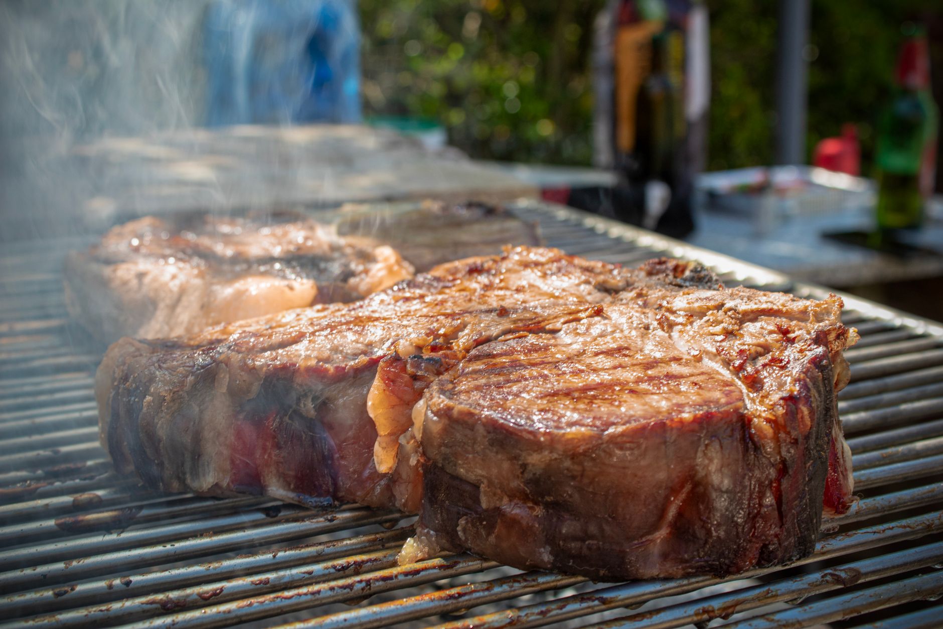 Bistecca alla fiorentina — the Florence steak ritual at Buca Lapi, Trattoria Mario, Sostanza.