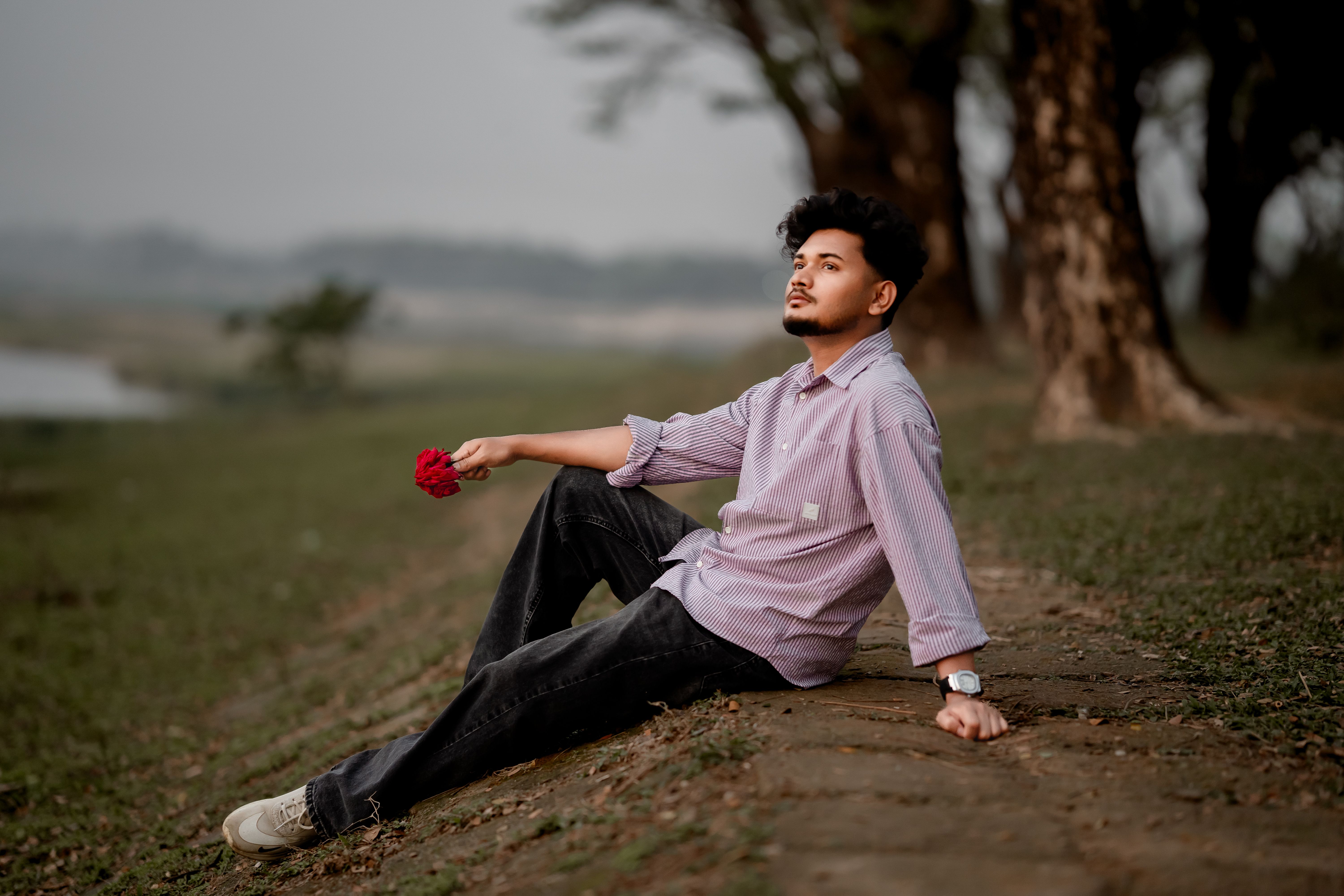 ওটিটি প্ল্যাটফর্মে সিনেমা দেখার ভিজ্যুয়াল