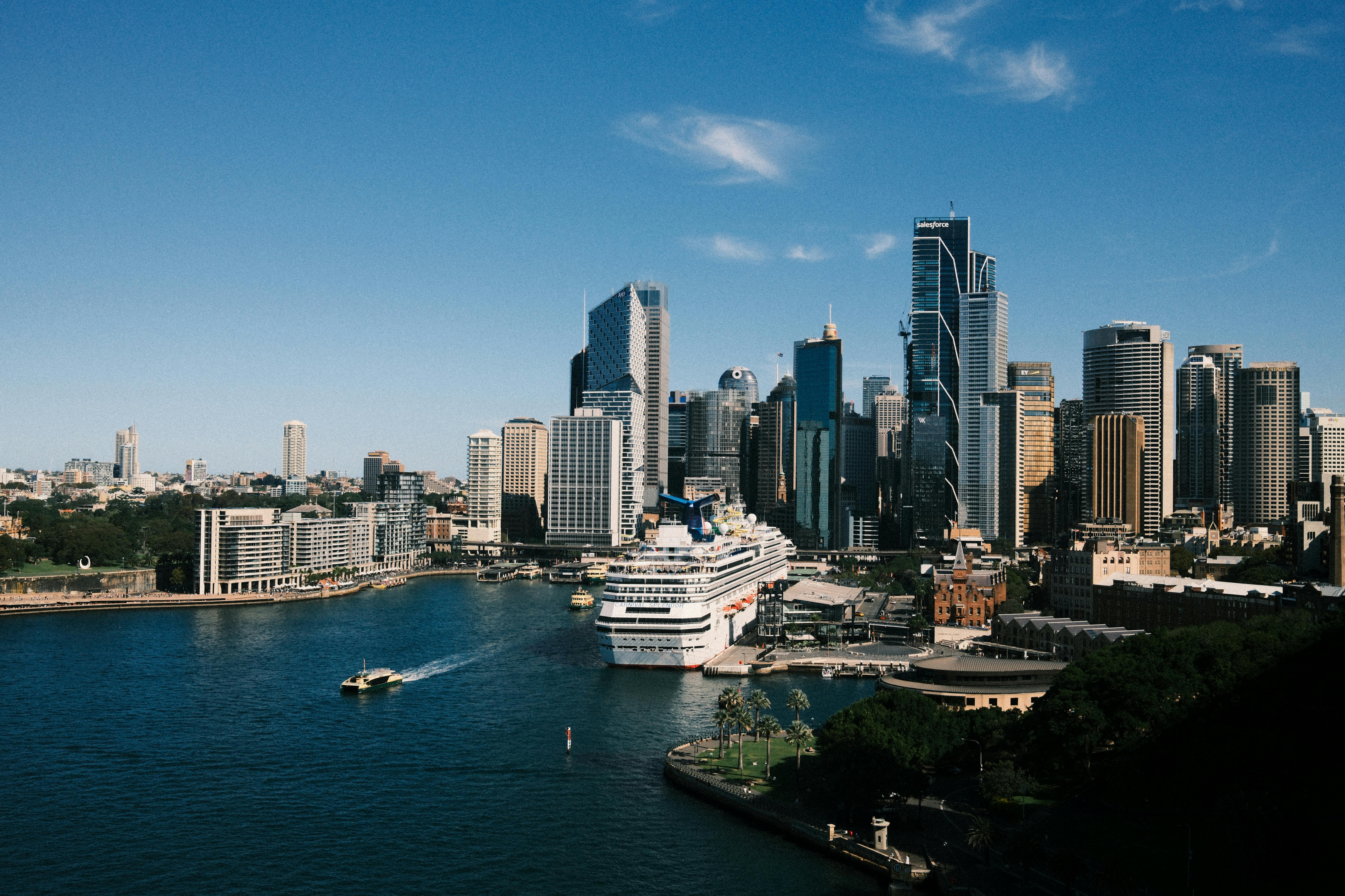 Australia is turning the spotlight on financial abuse in relationships. What can NZ learn? — Photo by Talha Resitoglu on Pexe