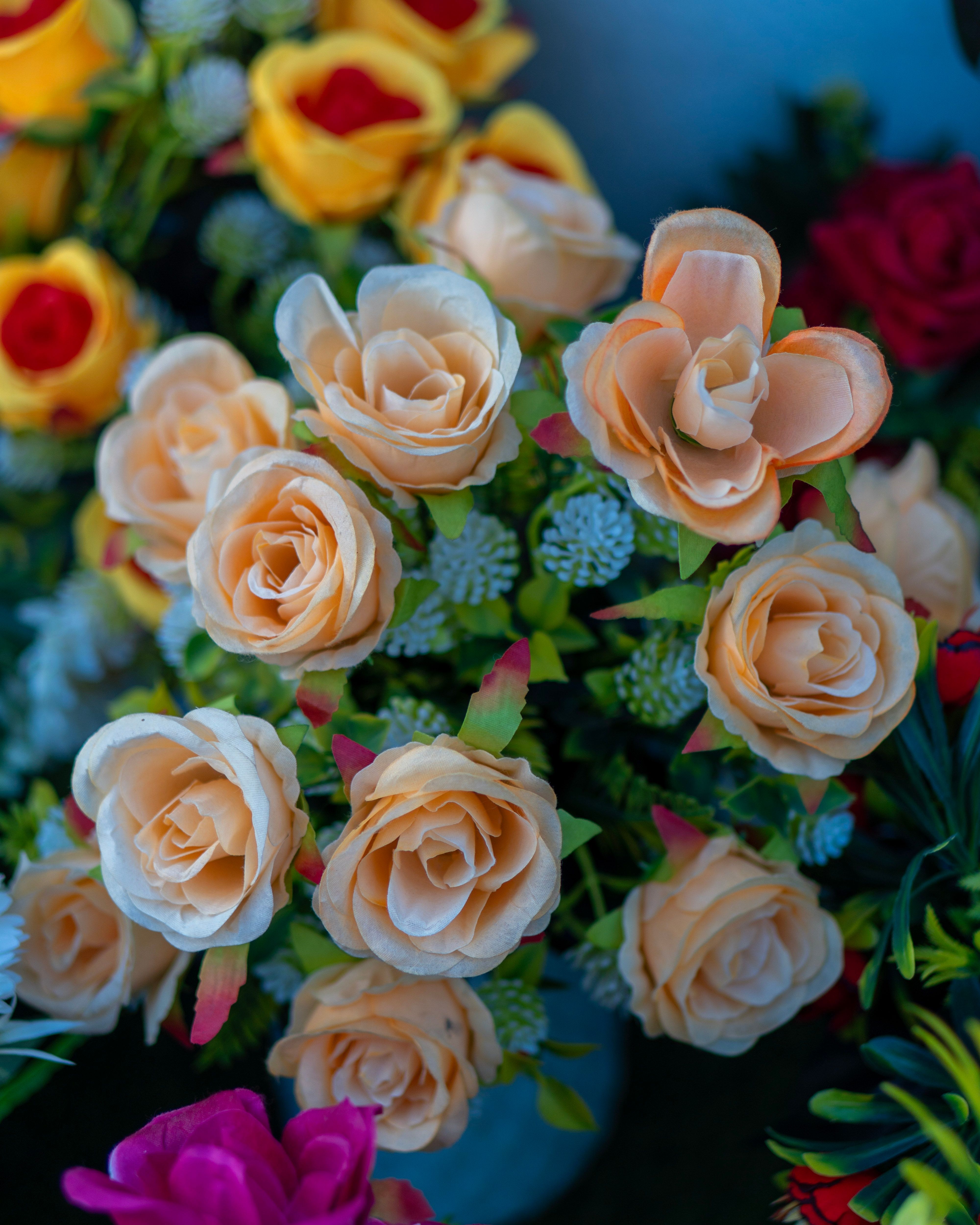 [ColoSach]-a-colorful-bouquet-of-lifelike-artificial-roses-in-various-hues,-perfect-for-home-decor.