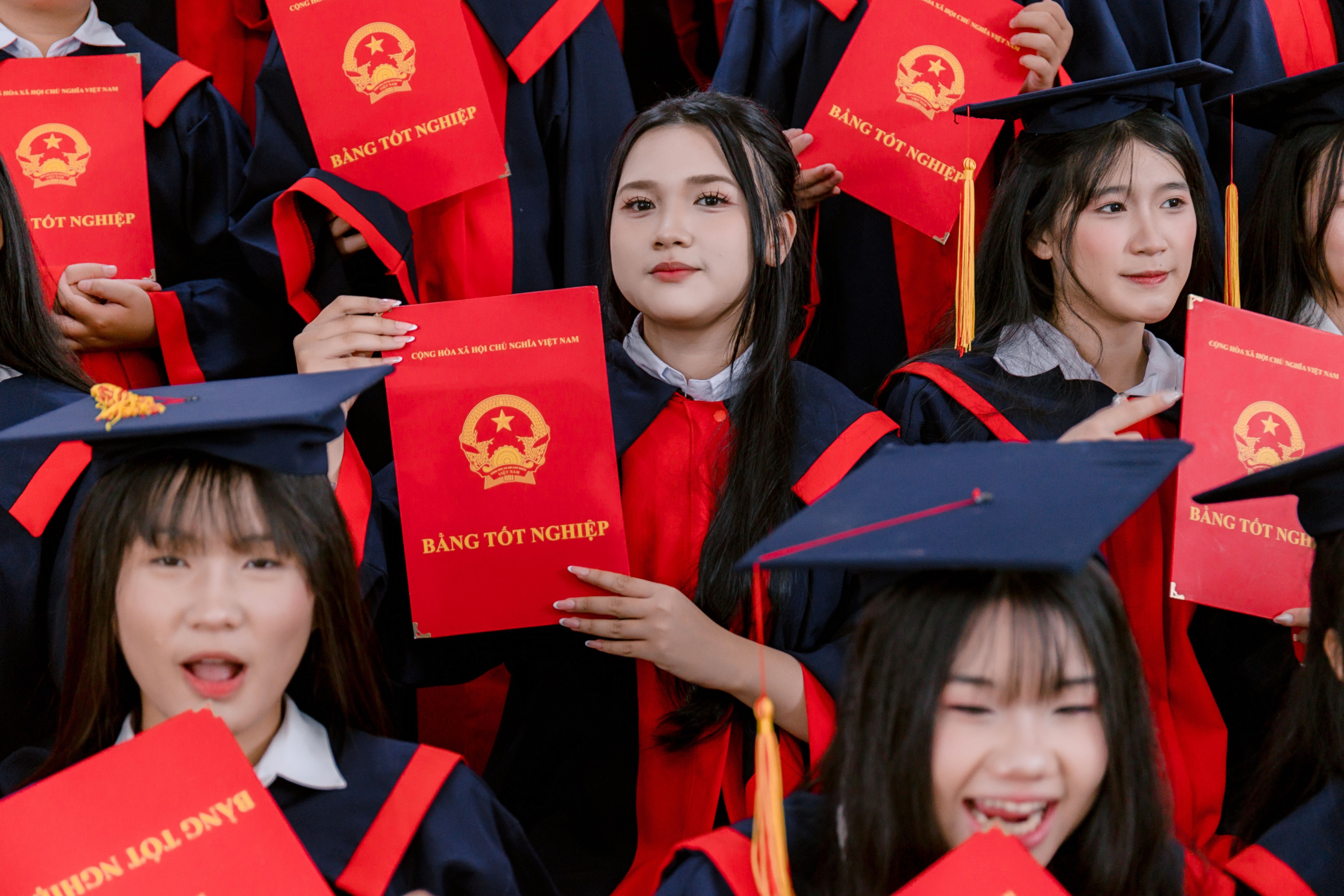 Chi phí làm bằng đại học - cao đẳng mới nhất 2026 có gì đổi?