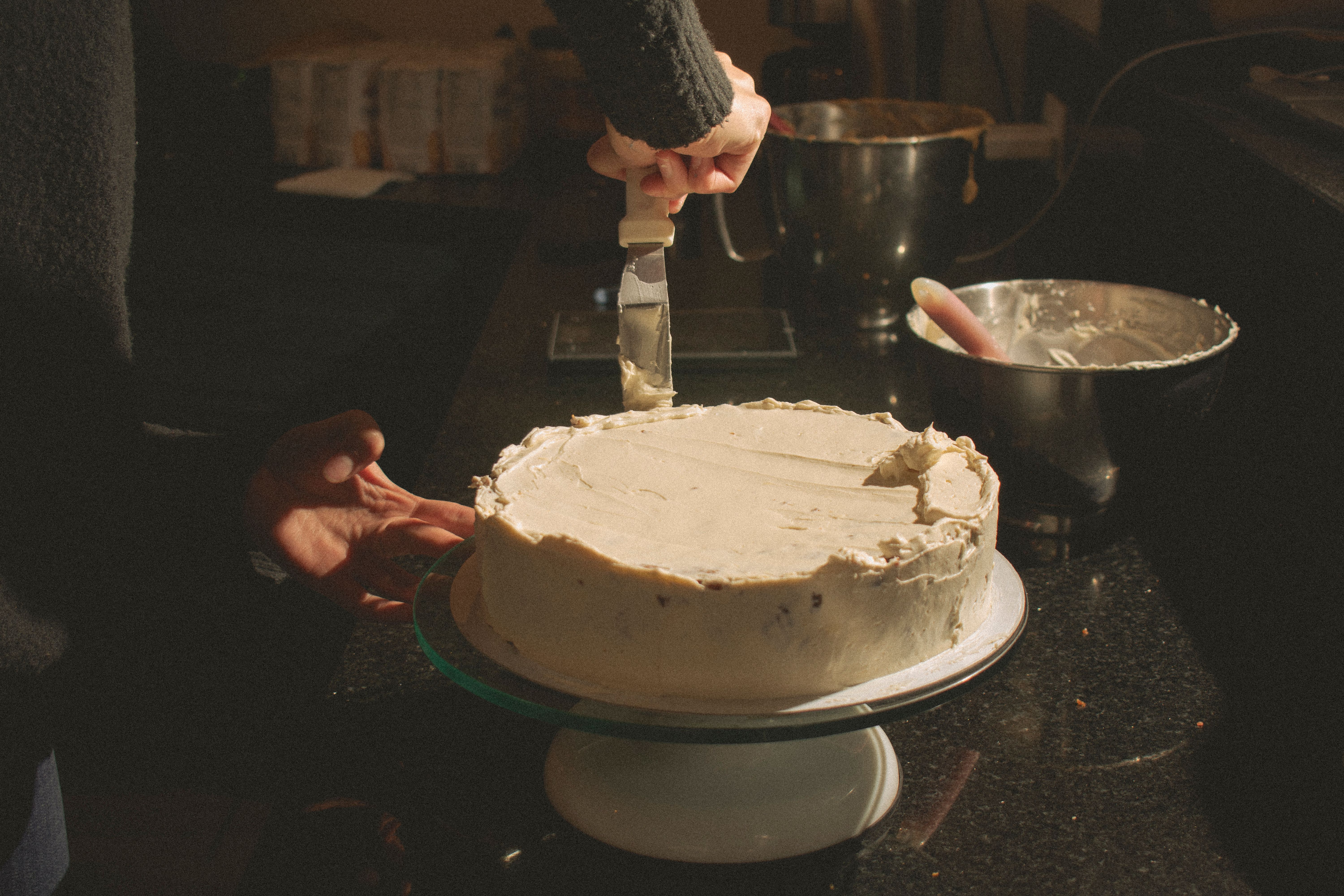 Stand Mixer vs. Hand Mixer for Cakes: Worth the Upgrade?