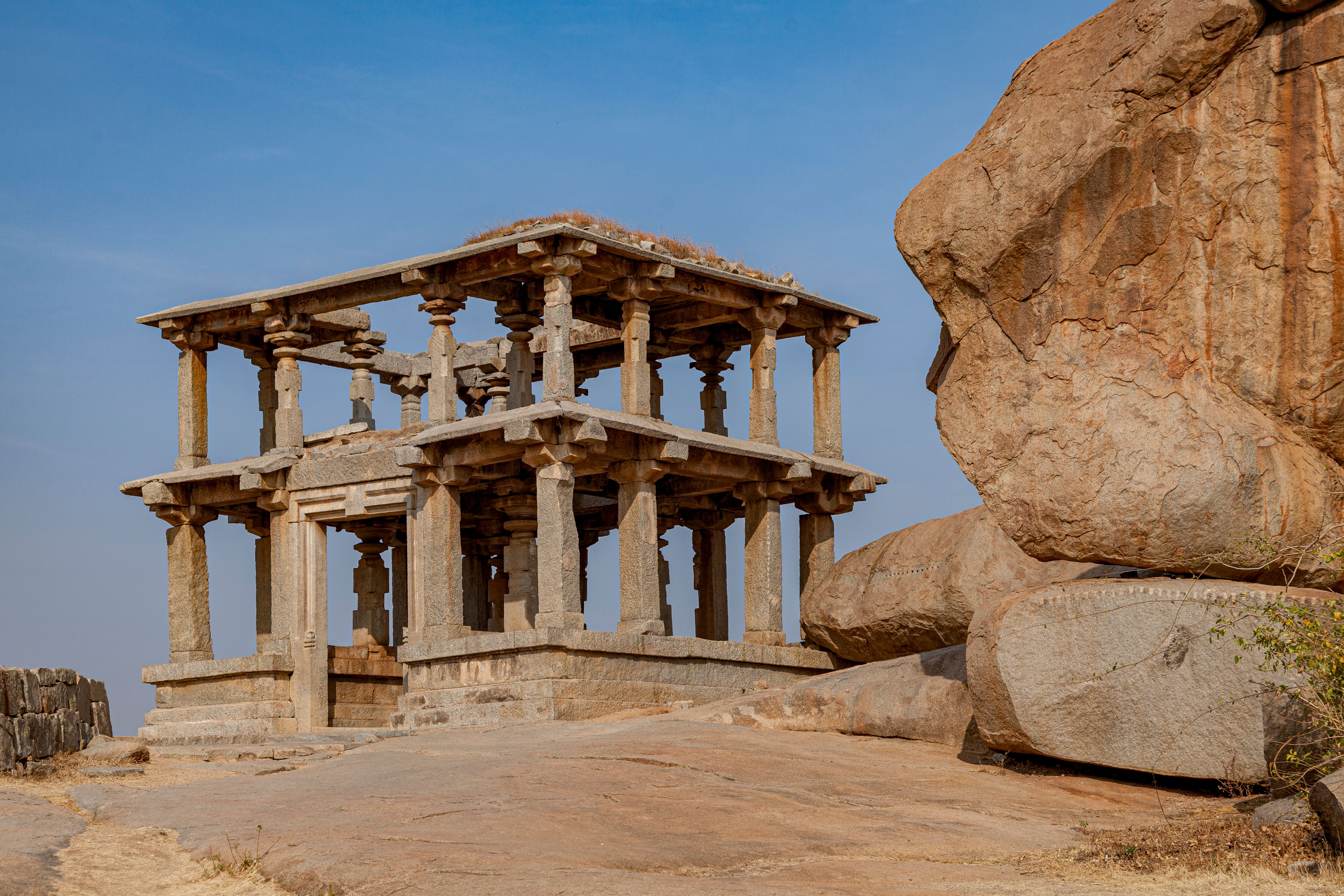 Compact Tea Pavilions in Karnataka: A Guide to Mountain Tea Estates
