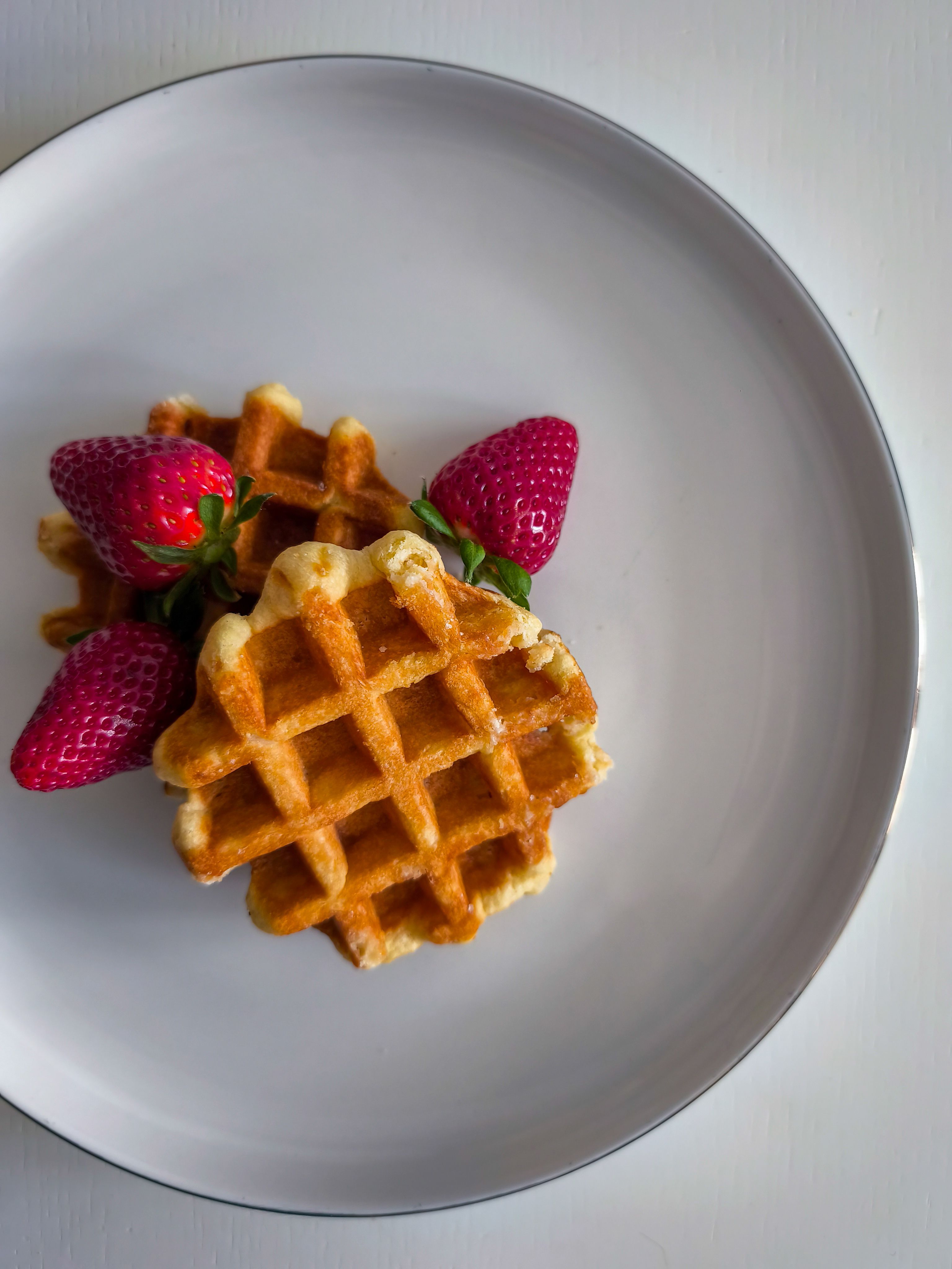 STRAWBERRY CHEESECAKE WAFFLE