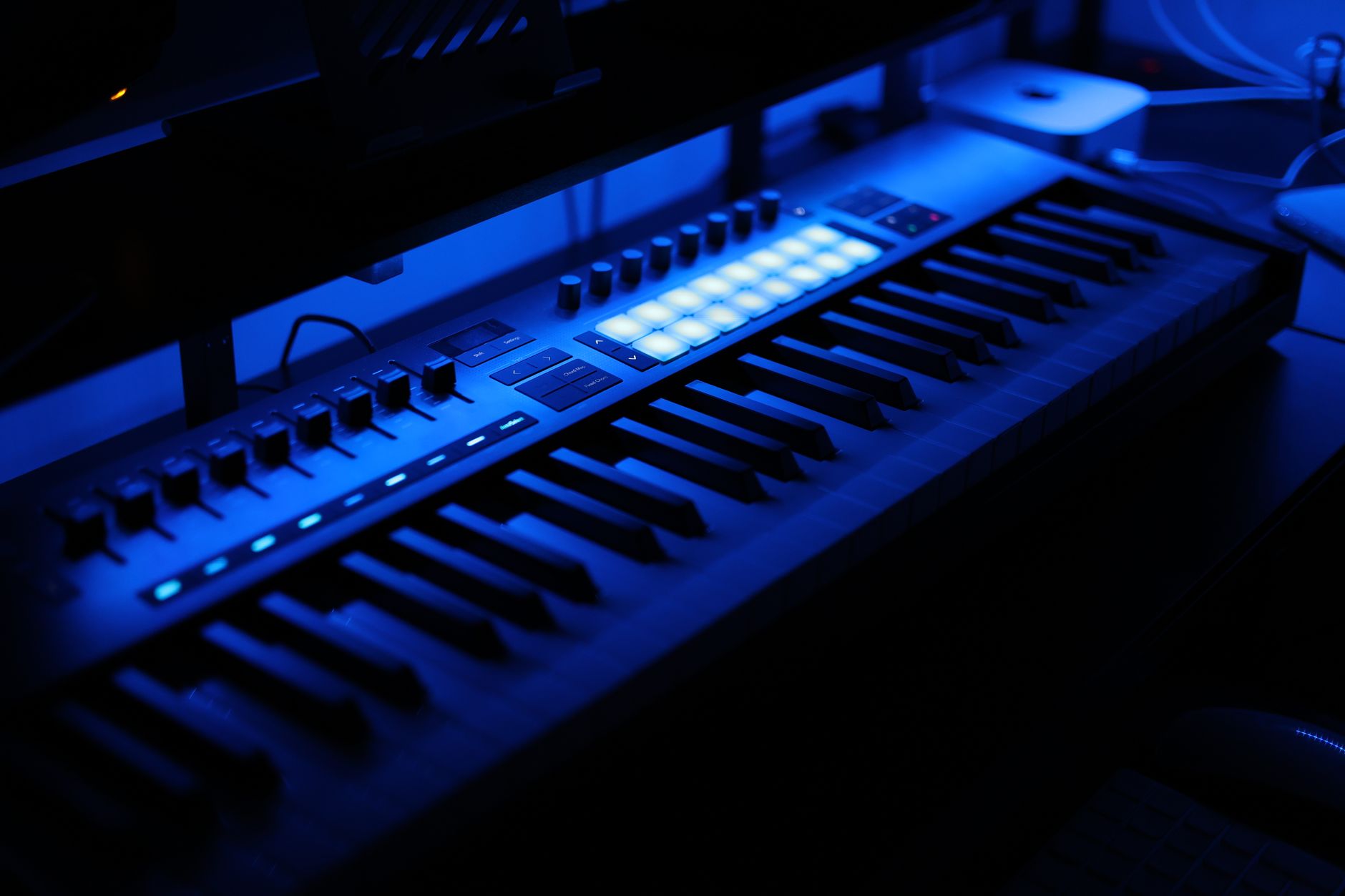 Ghost-Production Workflows: Templates, Stems and Revisions Ghost-Production Workflows: Templates, Stems and Revisions