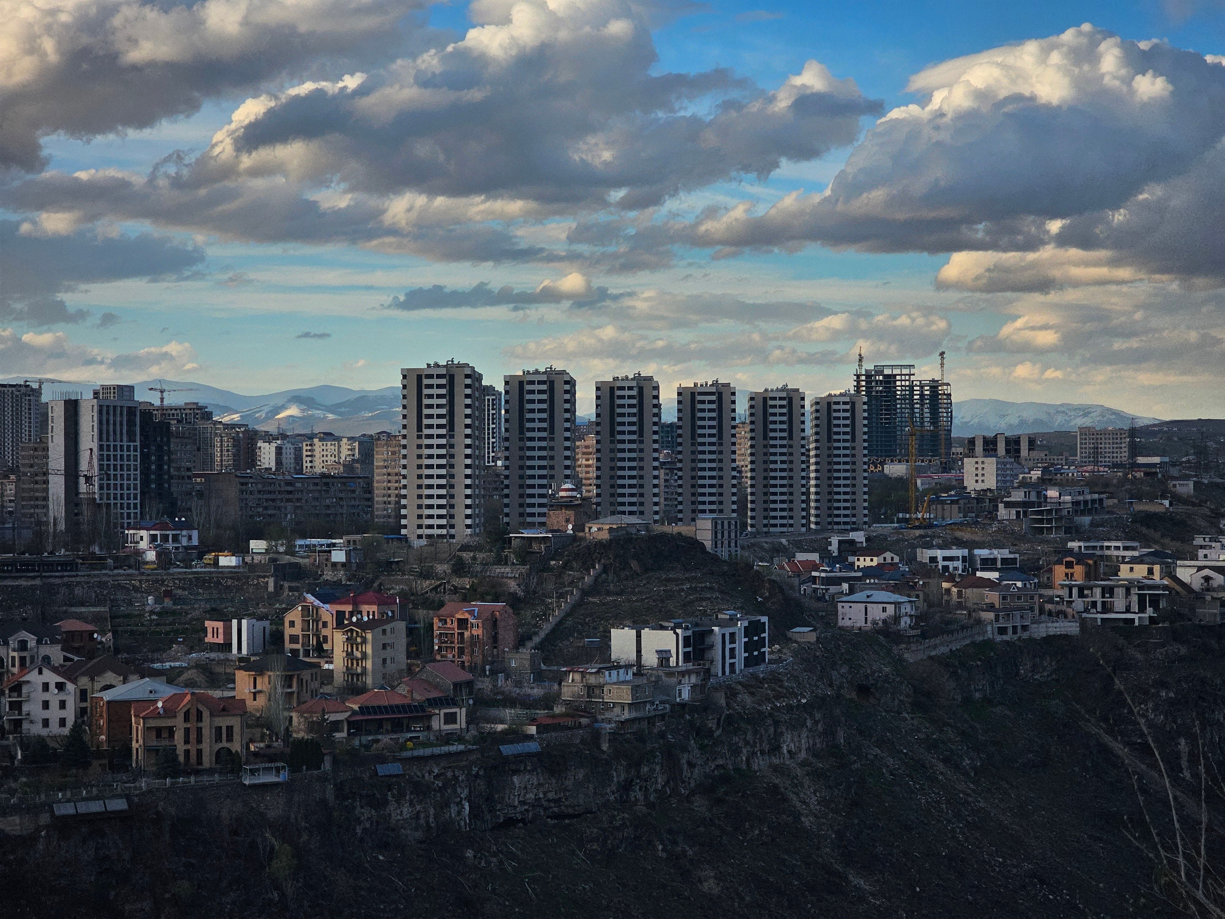 Roshnik Qender