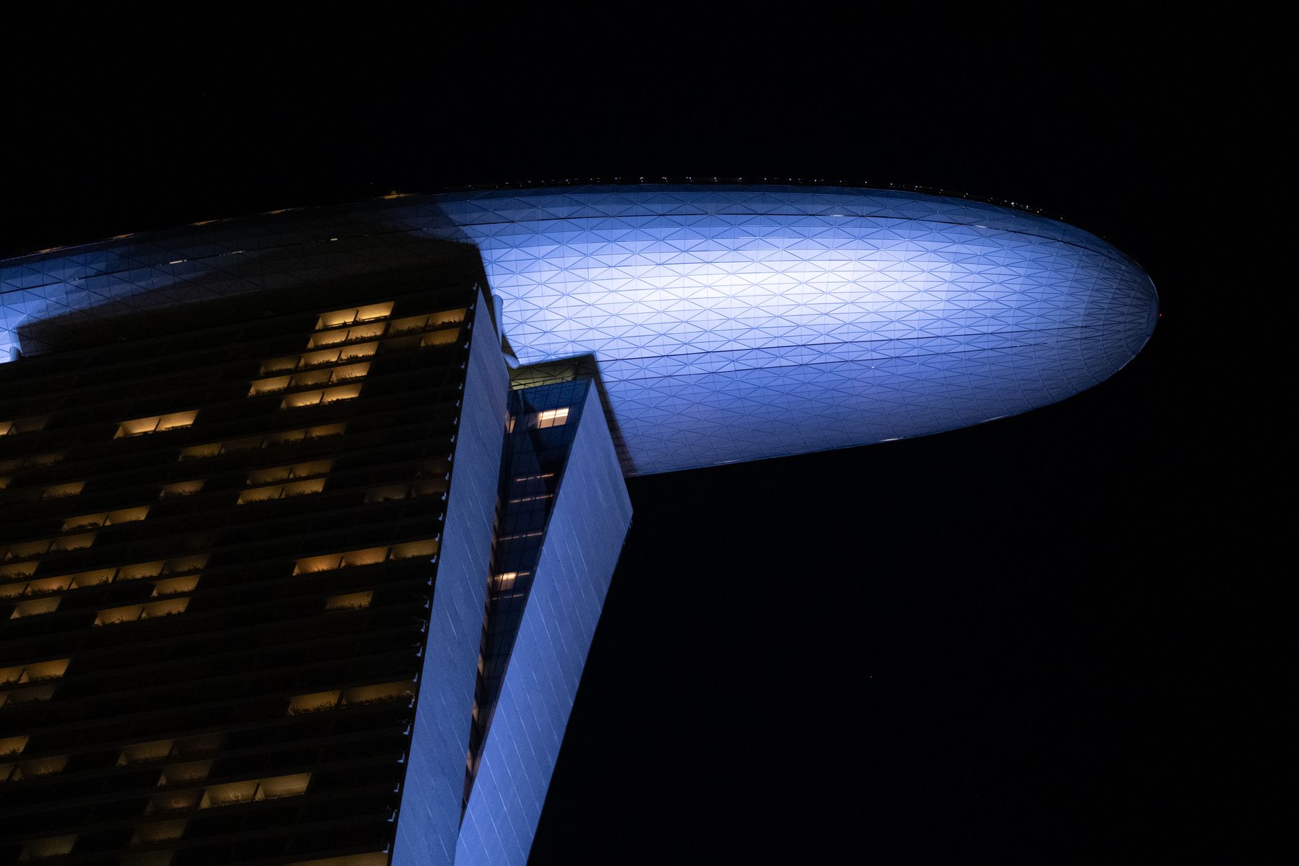 Dramatisches Bauwerk: Nacht & Lichter in Szene