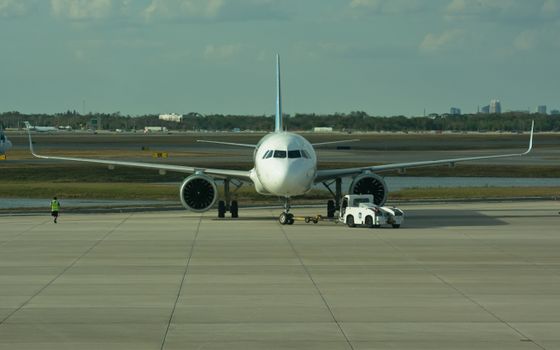 orlando airport traffic